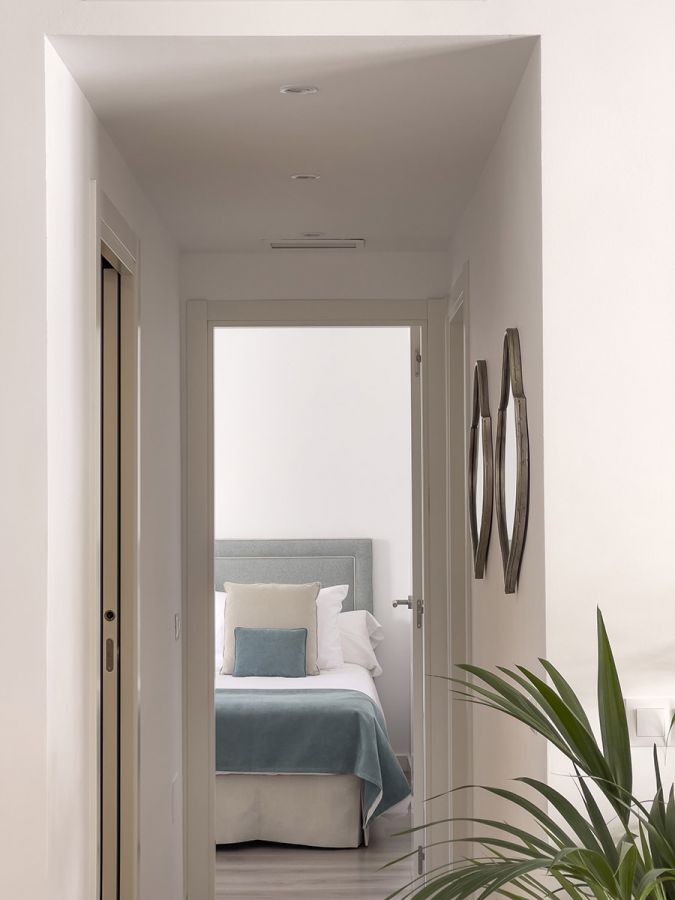 Living room with large windows in new-build penthouse, Rodeo Alto, Marbella