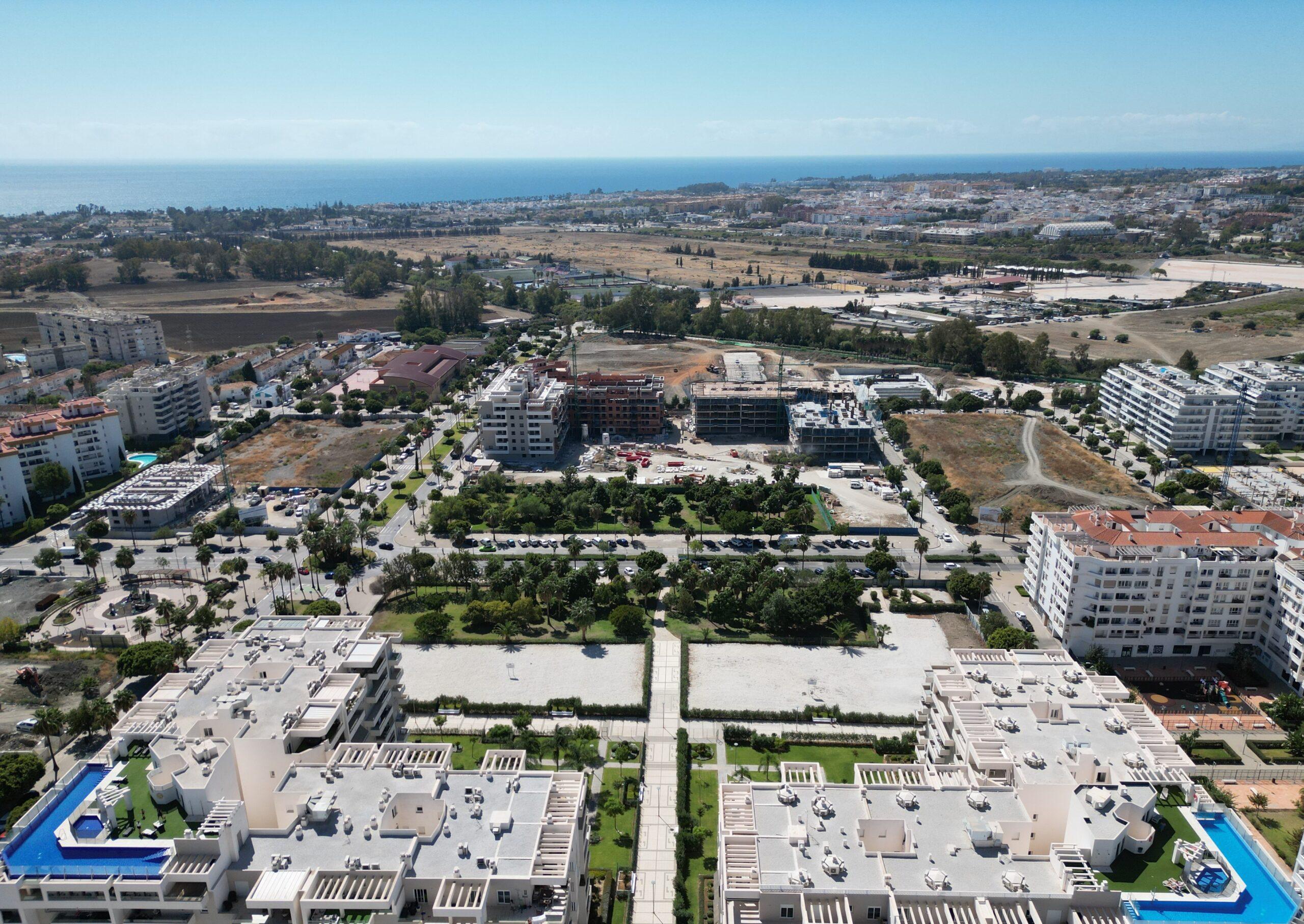 Pool area and surrounding landscaping, Rodeo Alto-Guadaiza-La Campana development