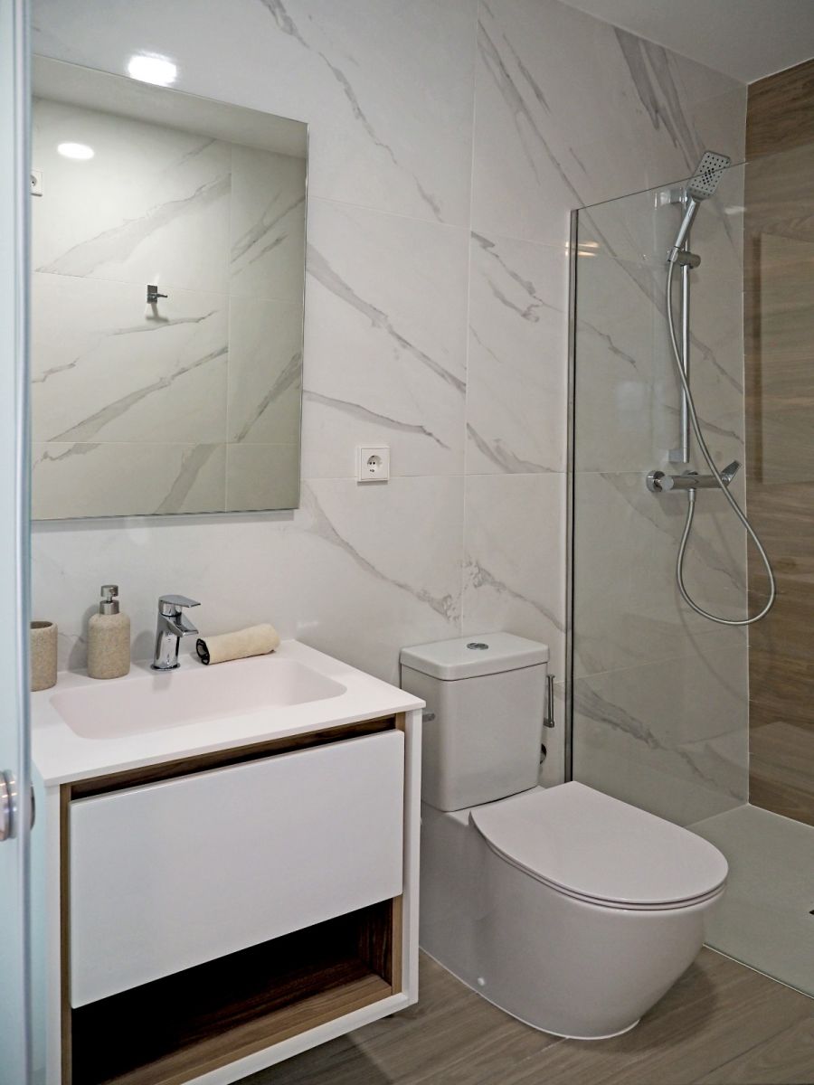 Hallway of the apartment in Desamparados-Hurchillo-Torremendo, Orihuela (view 32)