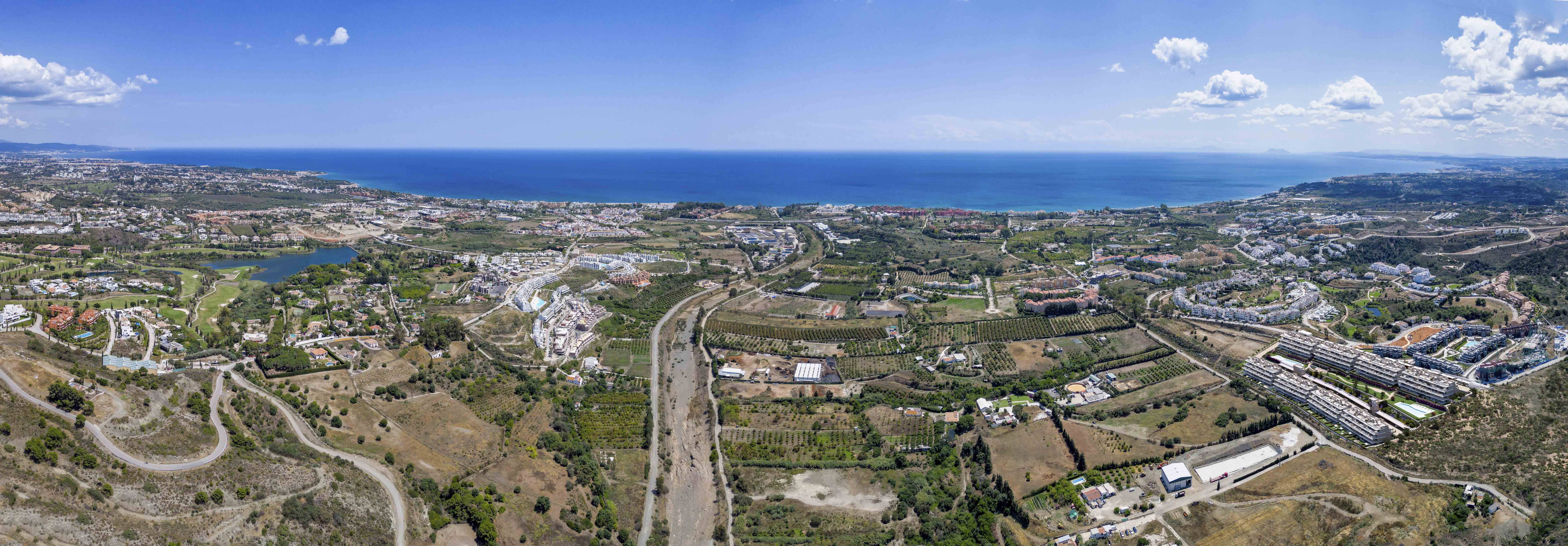 Terrace or balcony in 2-bedroom new-build apartment, La Concha-Resina Golf, Estepona