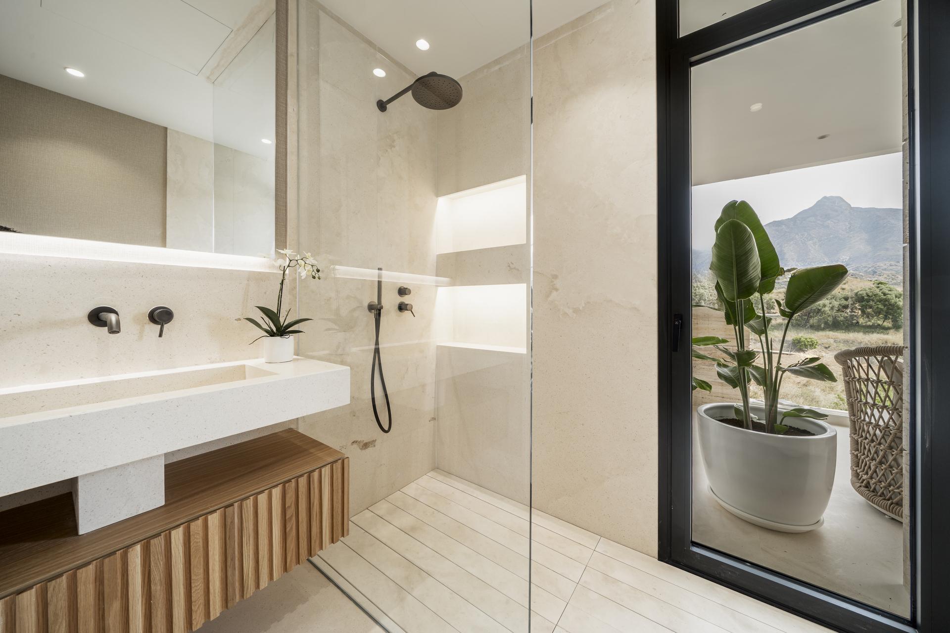 Solarium terrace in top-floor penthouse, Aloha, Marbella