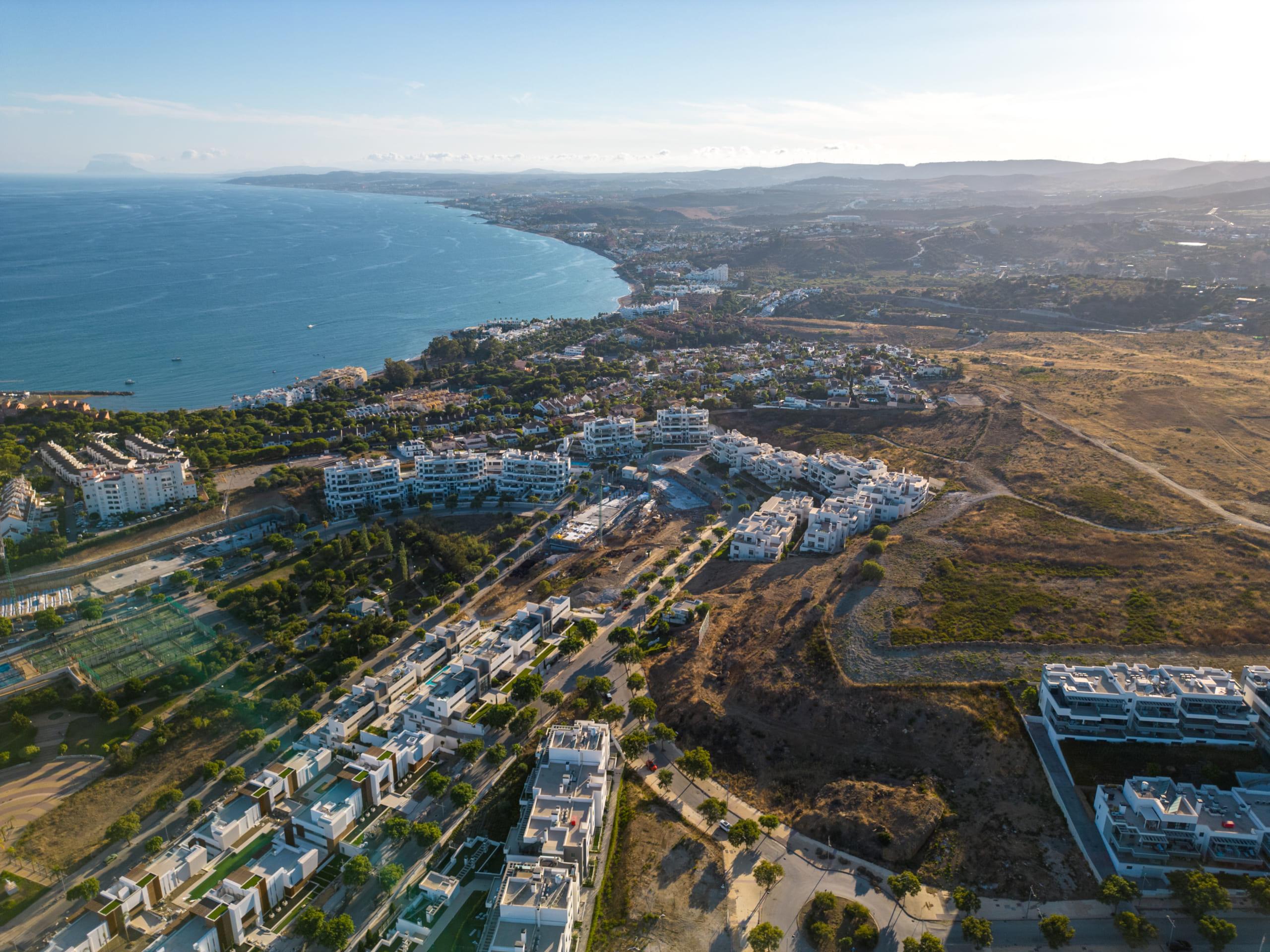 Outdoor communal garden in new-build development, Las Mesas, Estepona