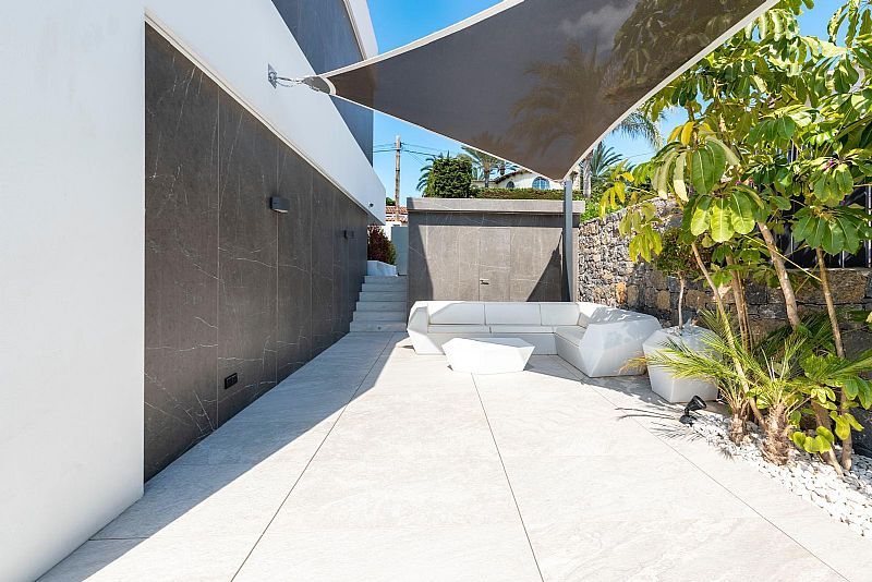 Exterior render detail of new-build villa, Manzanera