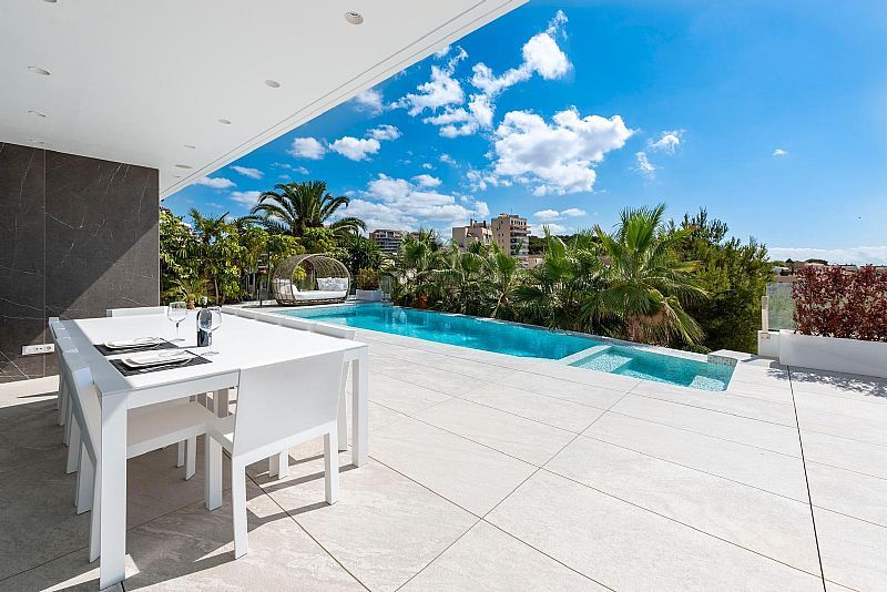 Driveway and parking area of villa, Manzanera, Calpe