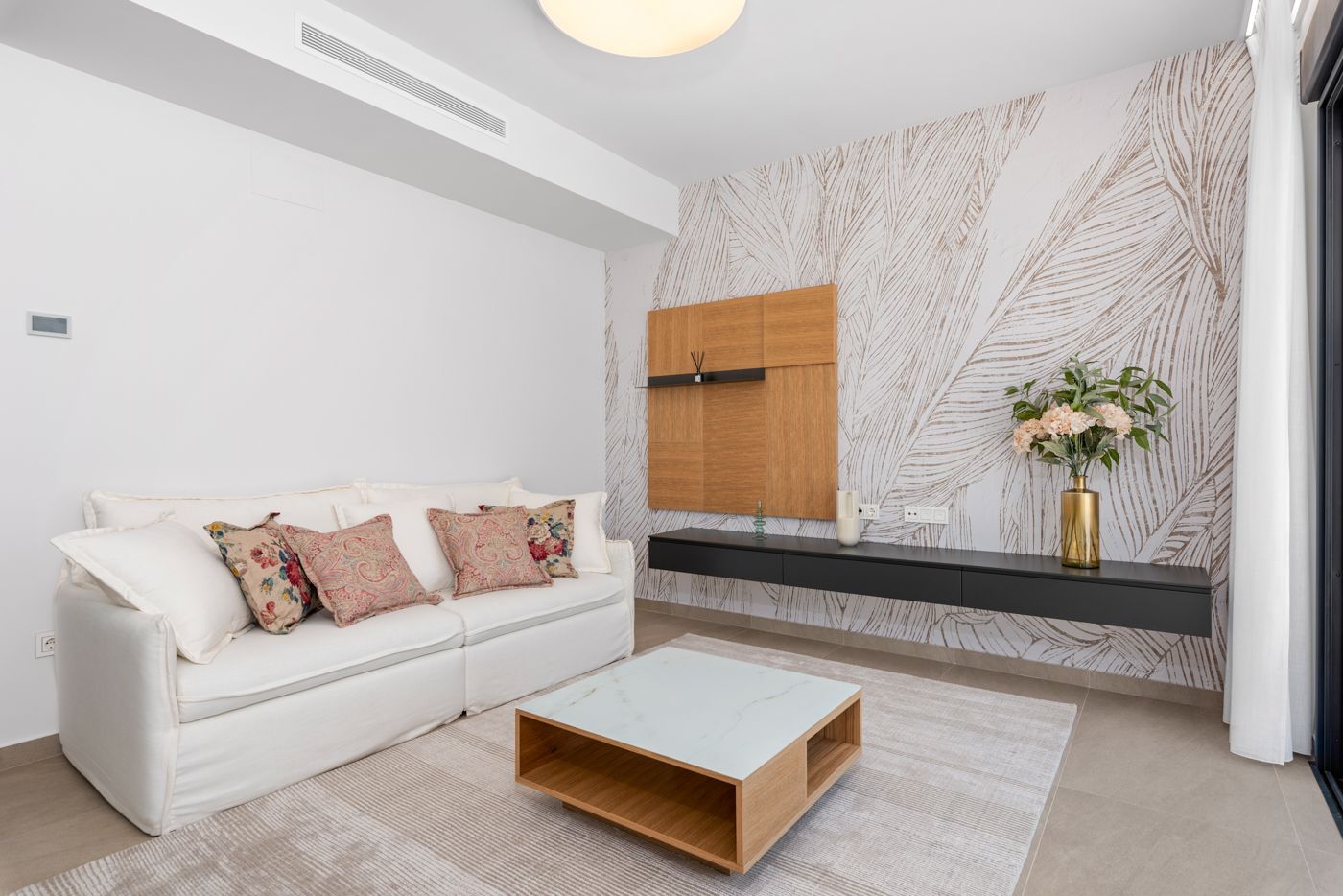 Outdoor terrace space in 3-bedroom villa, Campoamor