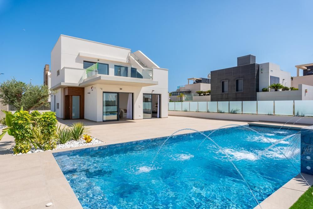 Upper landing in 3-bedroom new-build villa, Campoamor