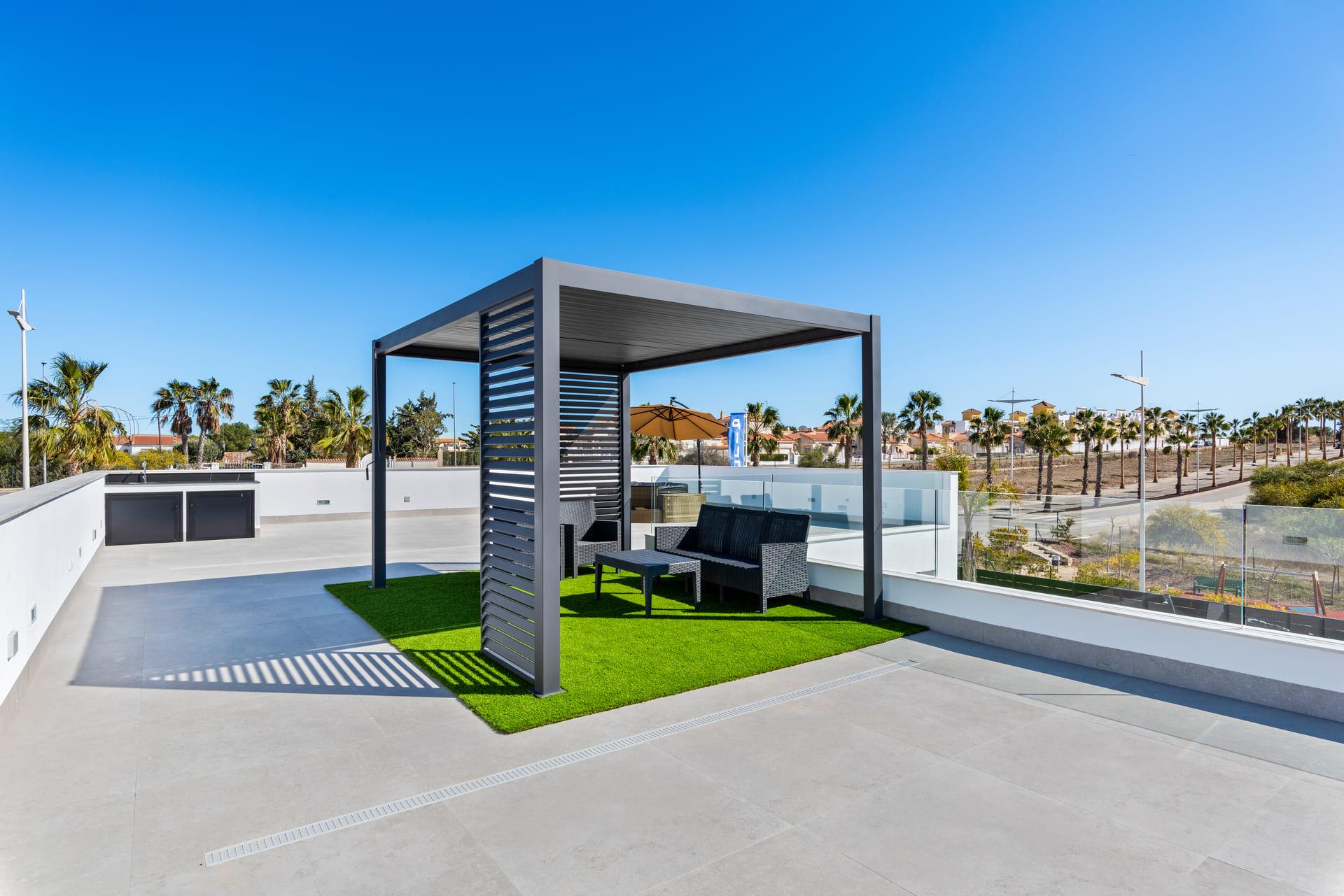 Front facade of 3-bedroom new-build villa in Algorfa