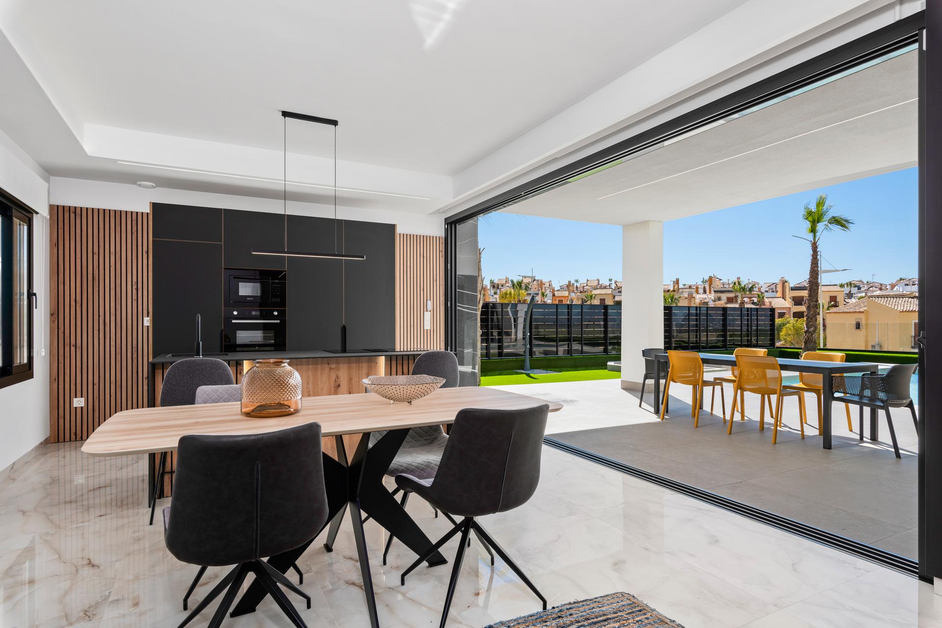 Garden and outdoor space at rear of new-build villa, Algorfa