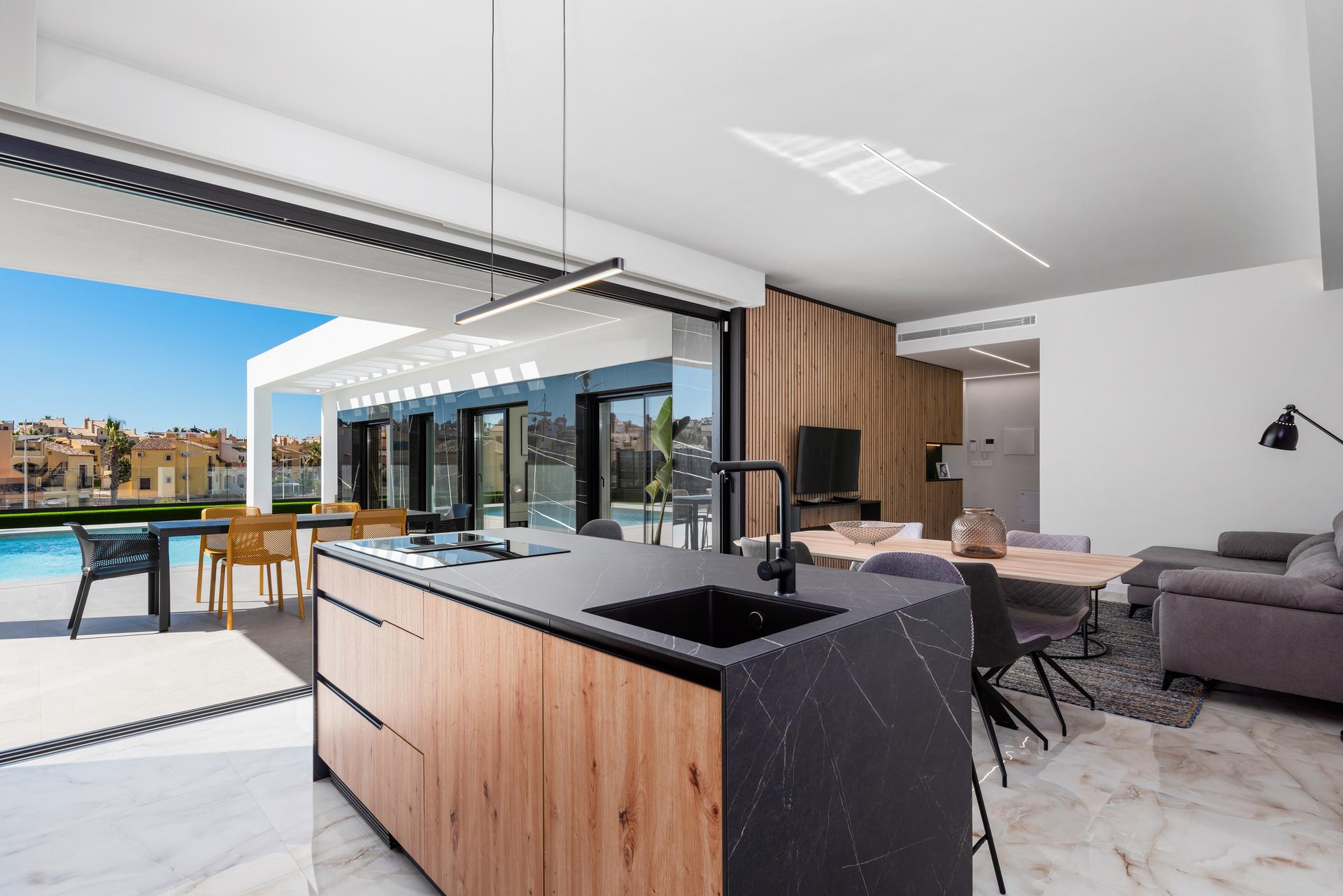 Plot boundary and surrounding land, new-build villa, Algorfa