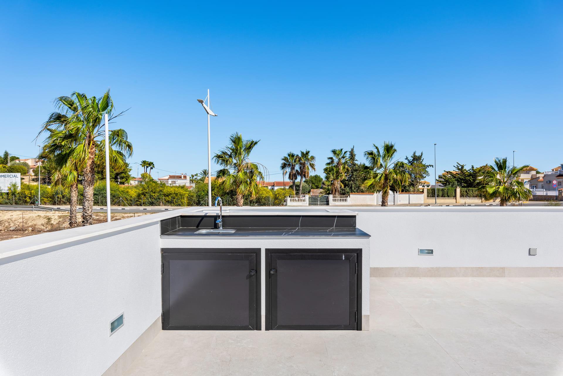 Front garden area of new-build villa on 455m2 plot, Algorfa