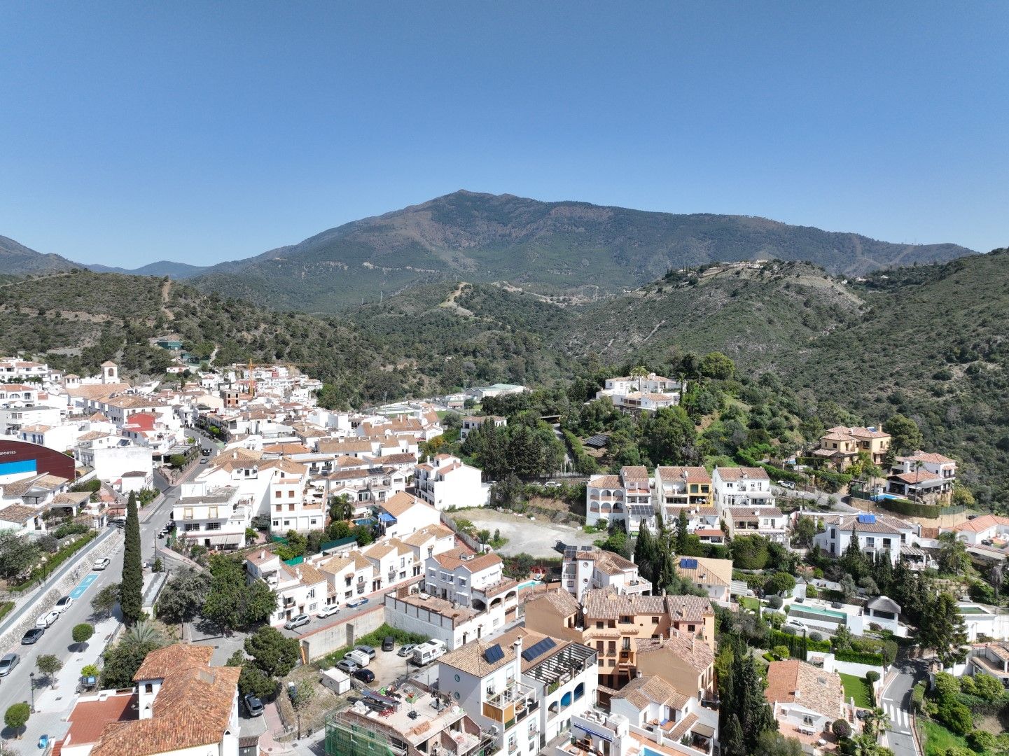 Terrace or balcony area of apartment in Benahavis development