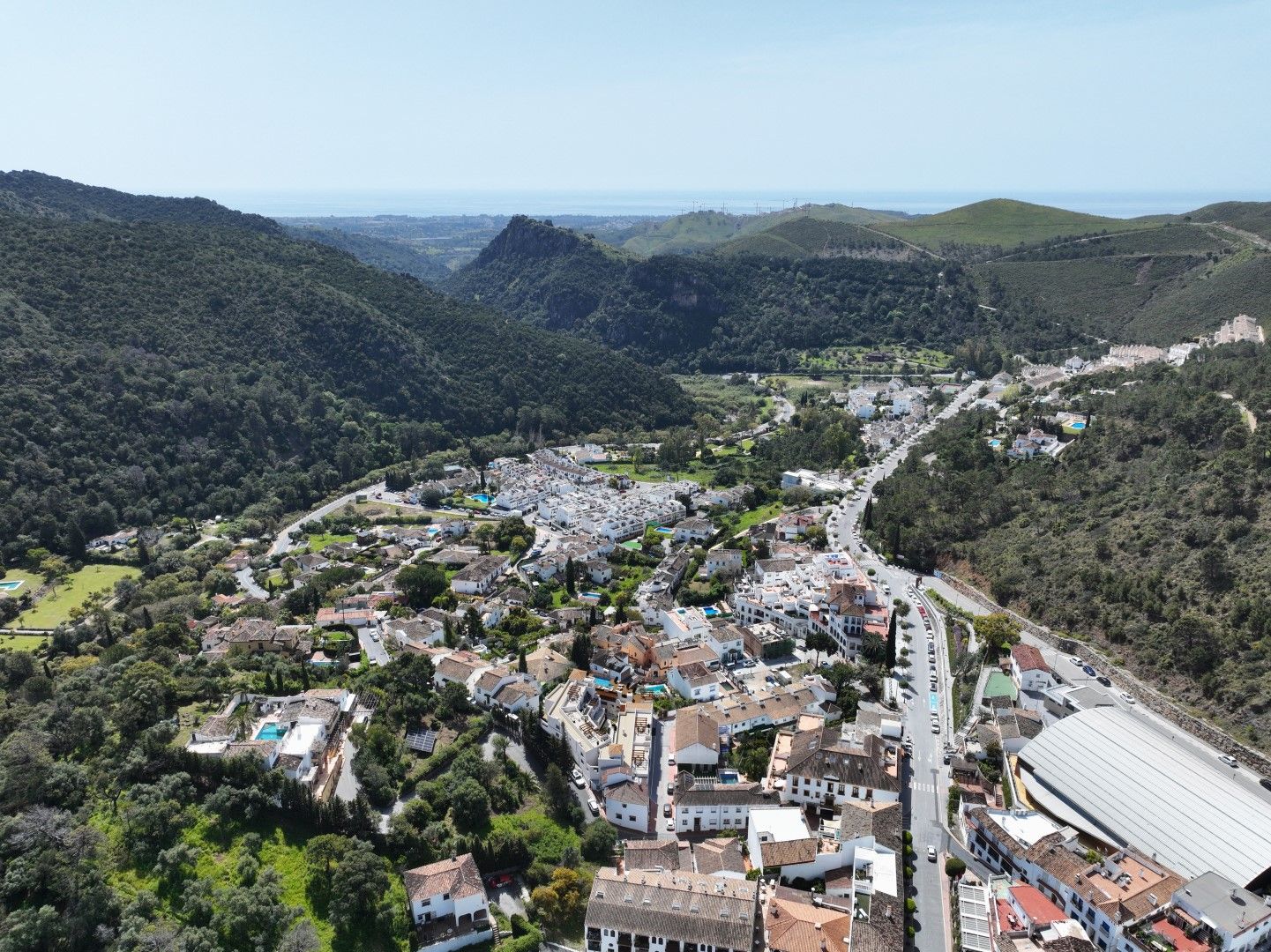 Open-plan living and kitchen space, new-build apartment, Benahavis