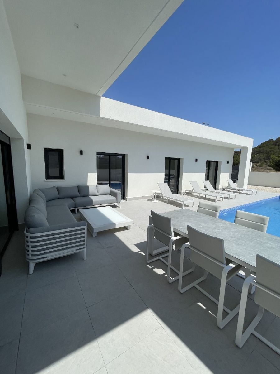 Development setting and neighbouring properties, La Romana, Alicante