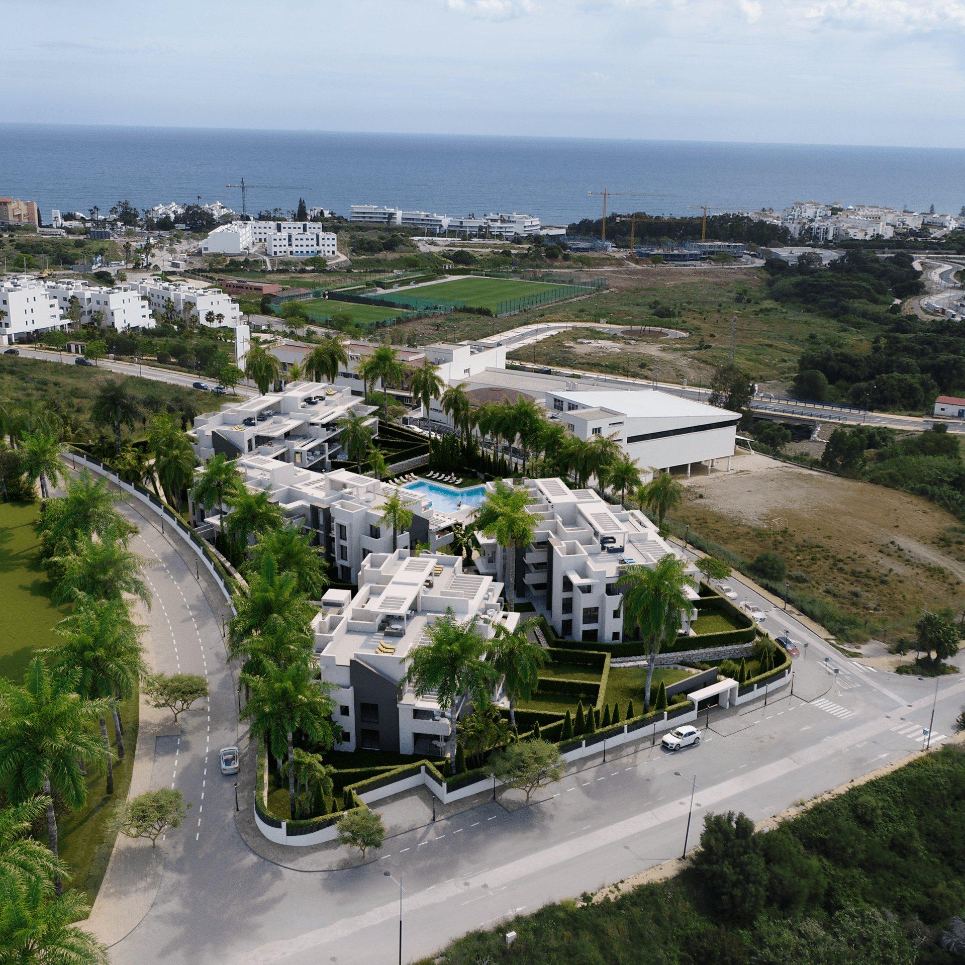 Dining area adjoining kitchen, 3-bedroom apartment, Azata Golf Estepona Oeste