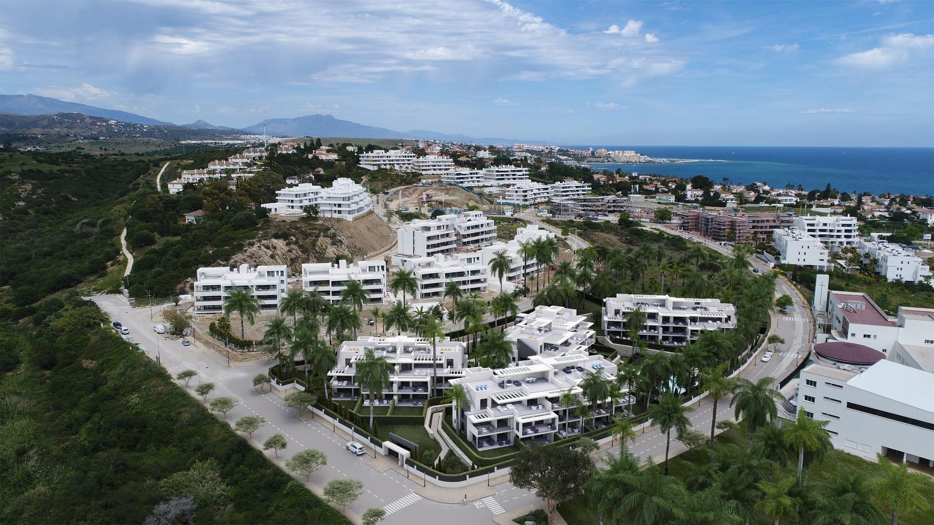 Development entrance and access road, Azata Golf Estepona Oeste, Estepona
