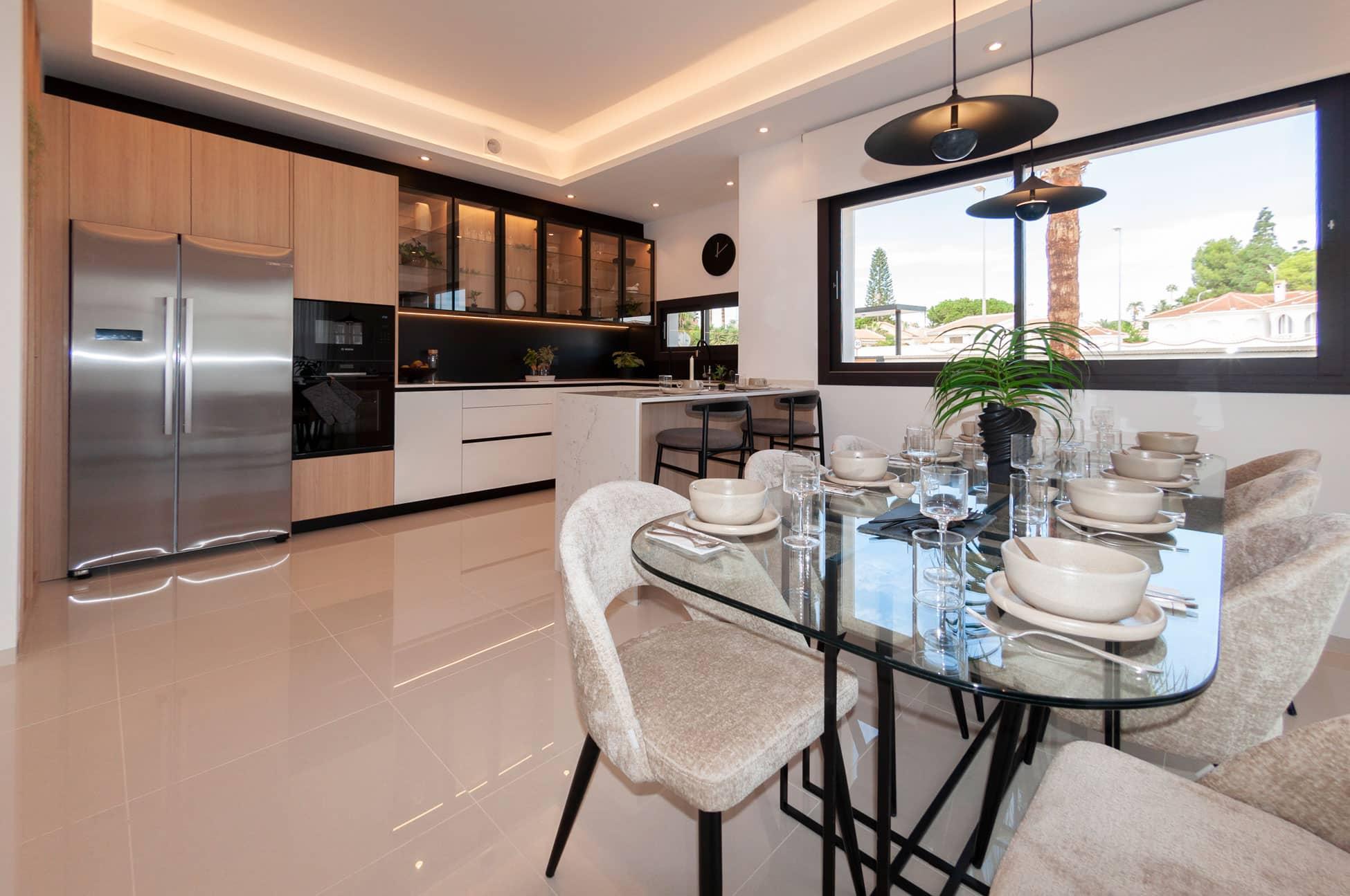 Dining area inside 3-bedroom villa in Centro de la Ciudad Quesada, Rojales