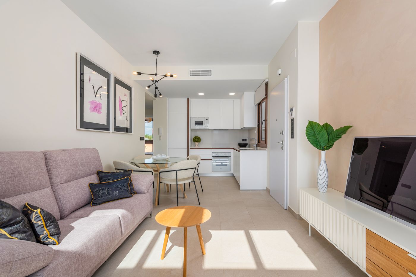 Kitchen with fitted units in new-build apartment, Los Balcones, Torrevieja