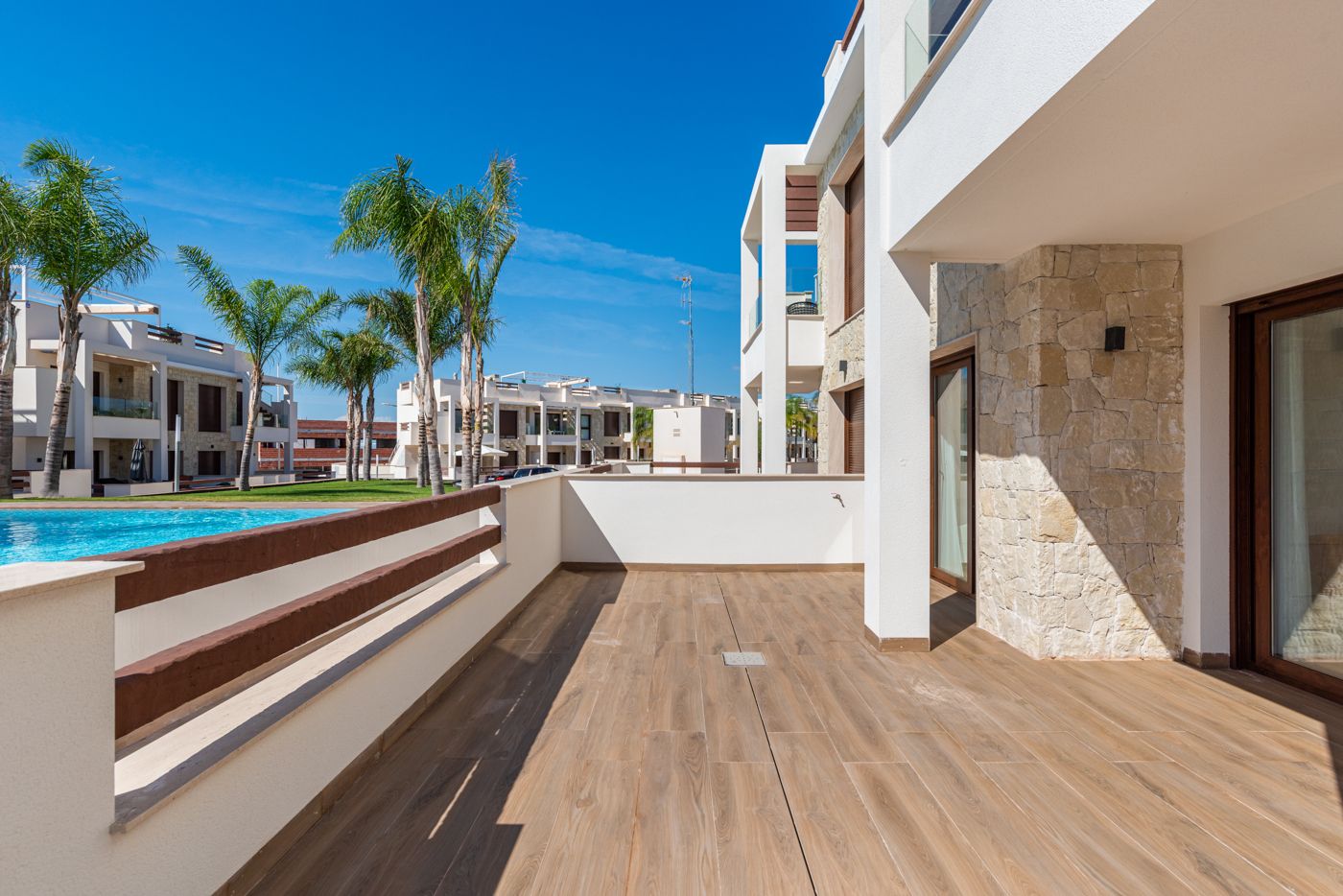 Double bedroom with window and neutral walls, Los Balcones, Torrevieja