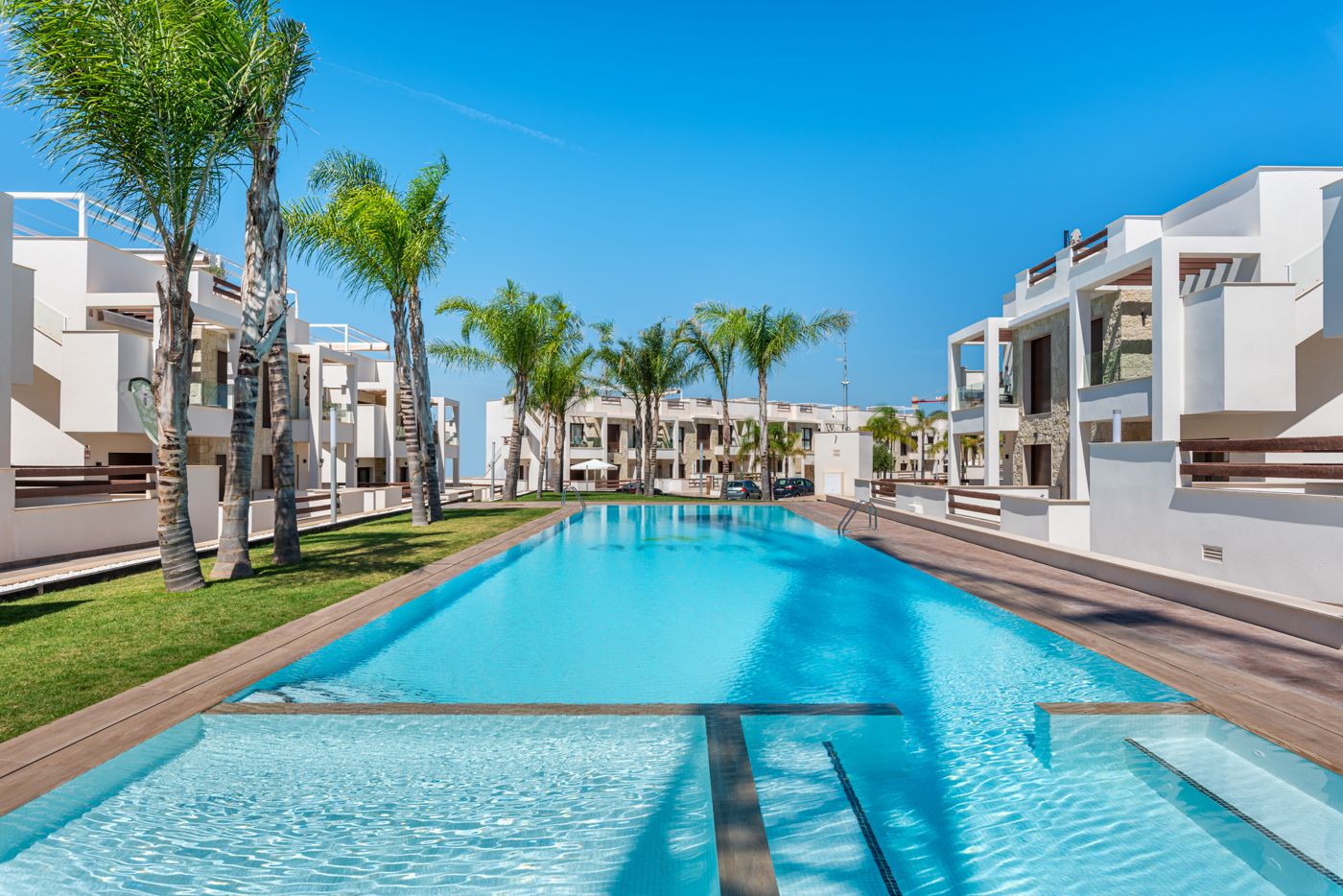 Communal grounds and planted areas, residential development, Los Balcones