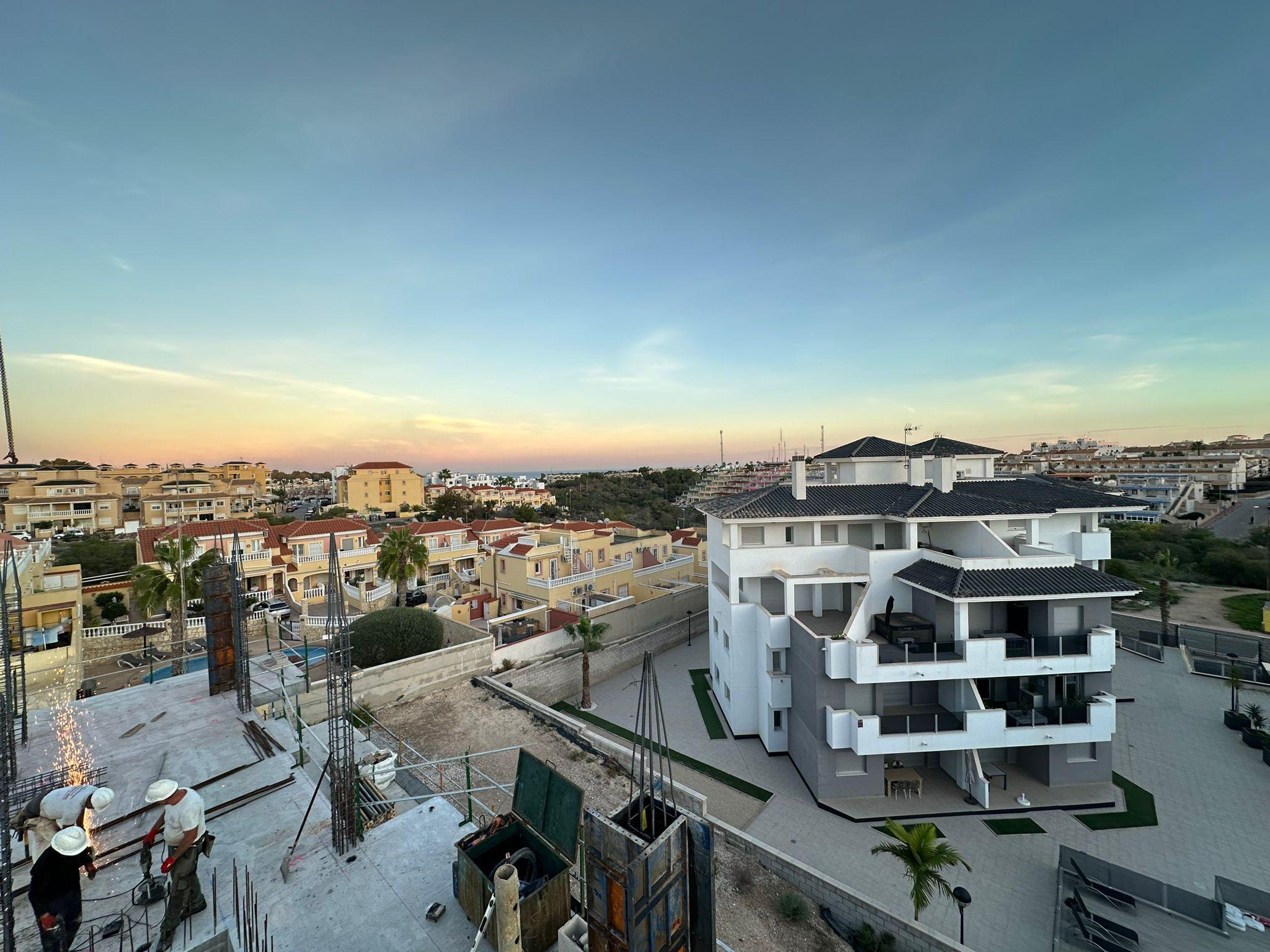 Complex grounds of the apartment in Las Filipinas, Orihuela Costa (view 50)