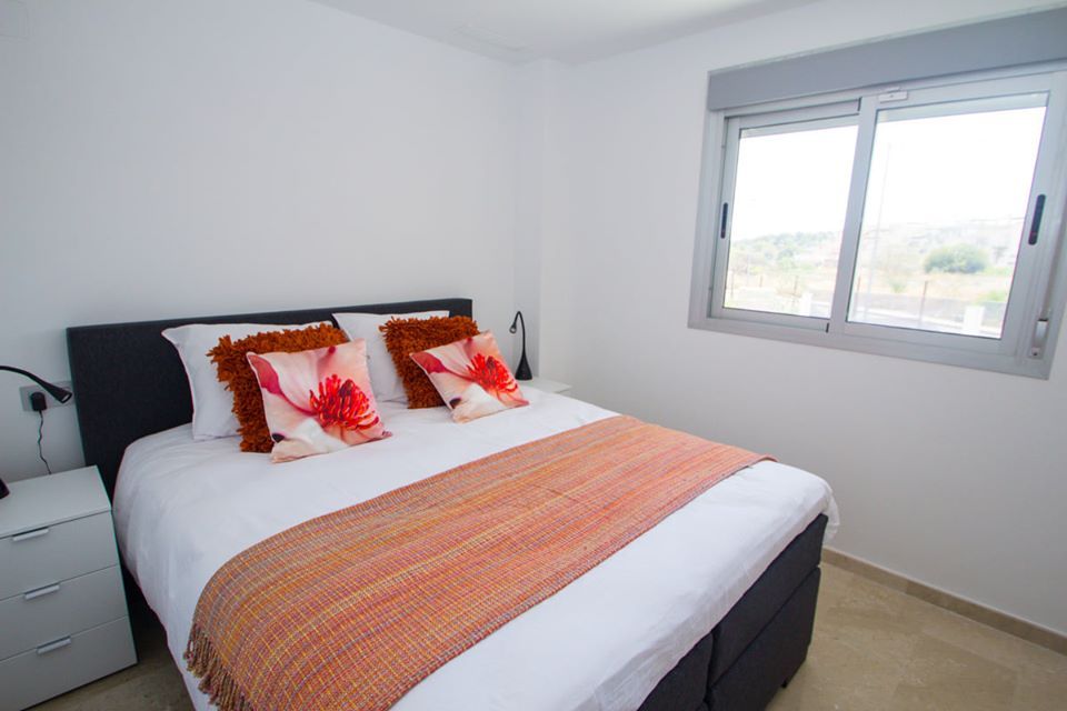 Bedroom in 2-bedroom penthouse, Las Filipinas