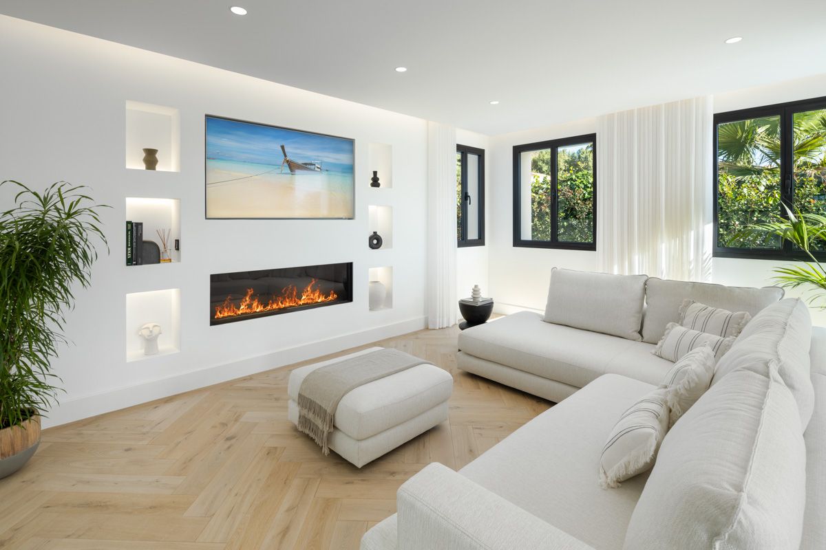 Bathroom with fitted units in 5-bedroom villa, La Zagaleta