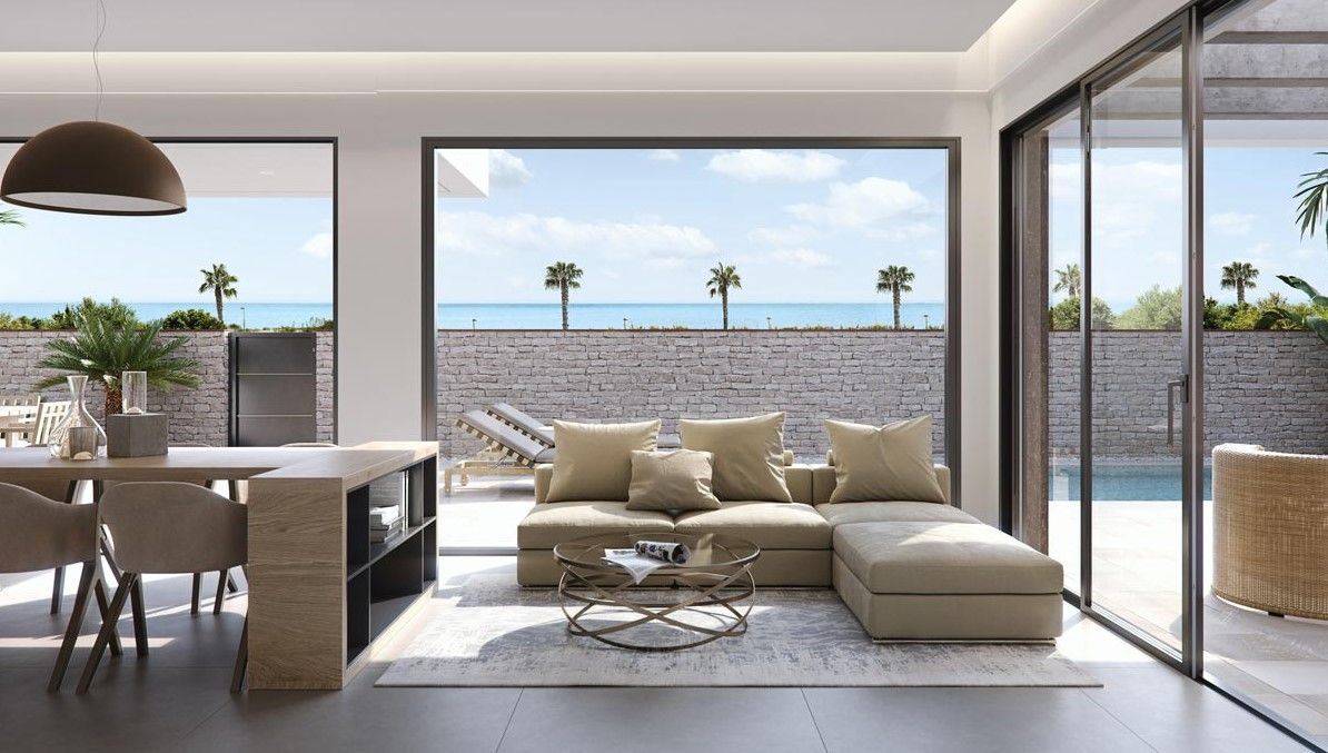 Garden and exterior of new-build villa in La Torre de la Horadada