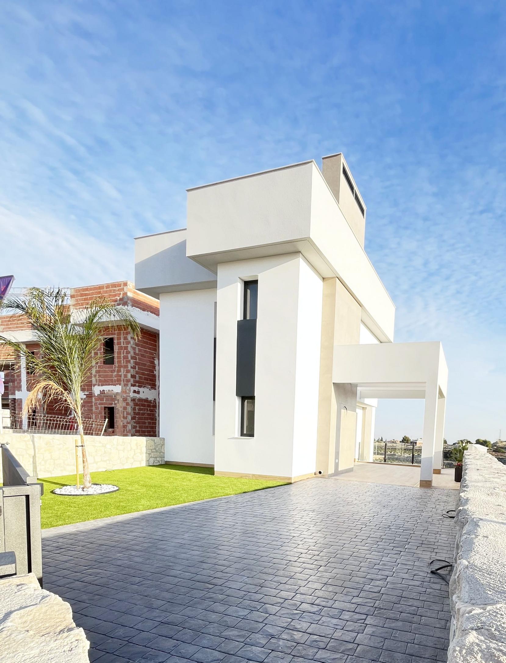 Development setting and surrounding properties, Algorfa