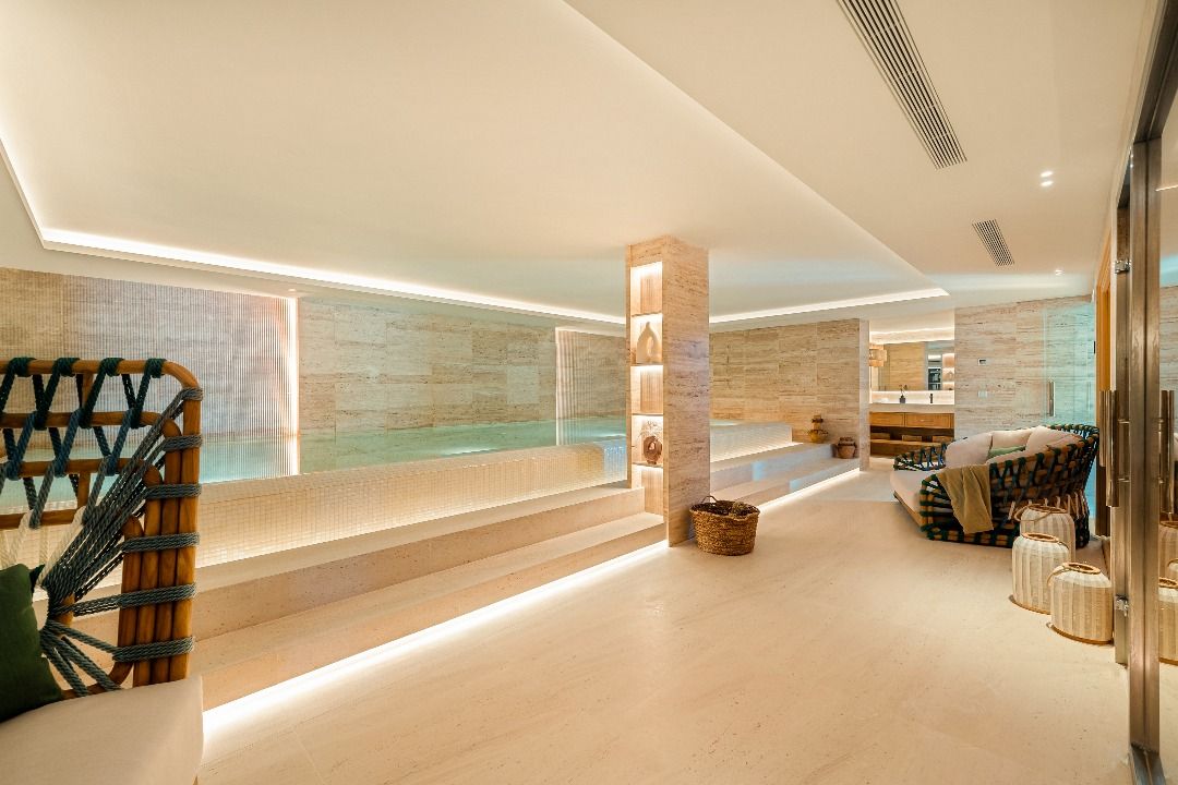 Open-plan living area in 6-bedroom villa, Aloha, Marbella