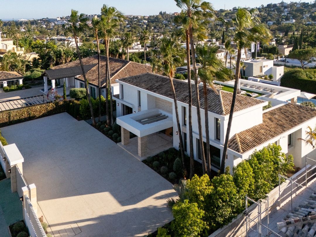 Developer render showing completed villa exterior, Aloha, Marbella