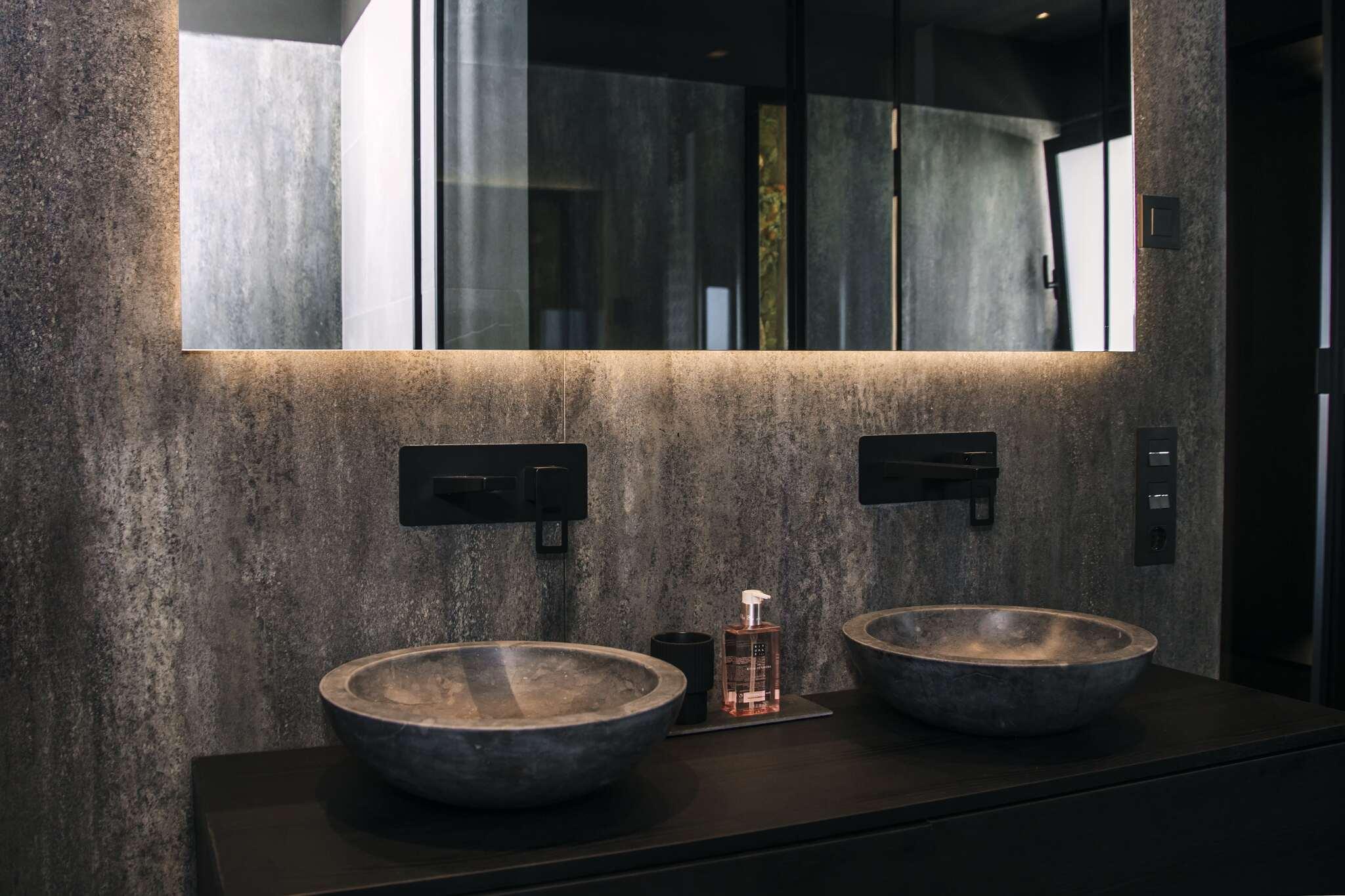 Interior render of en-suite bathroom in 4-bedroom villa, Campo de Golf La Marquesa