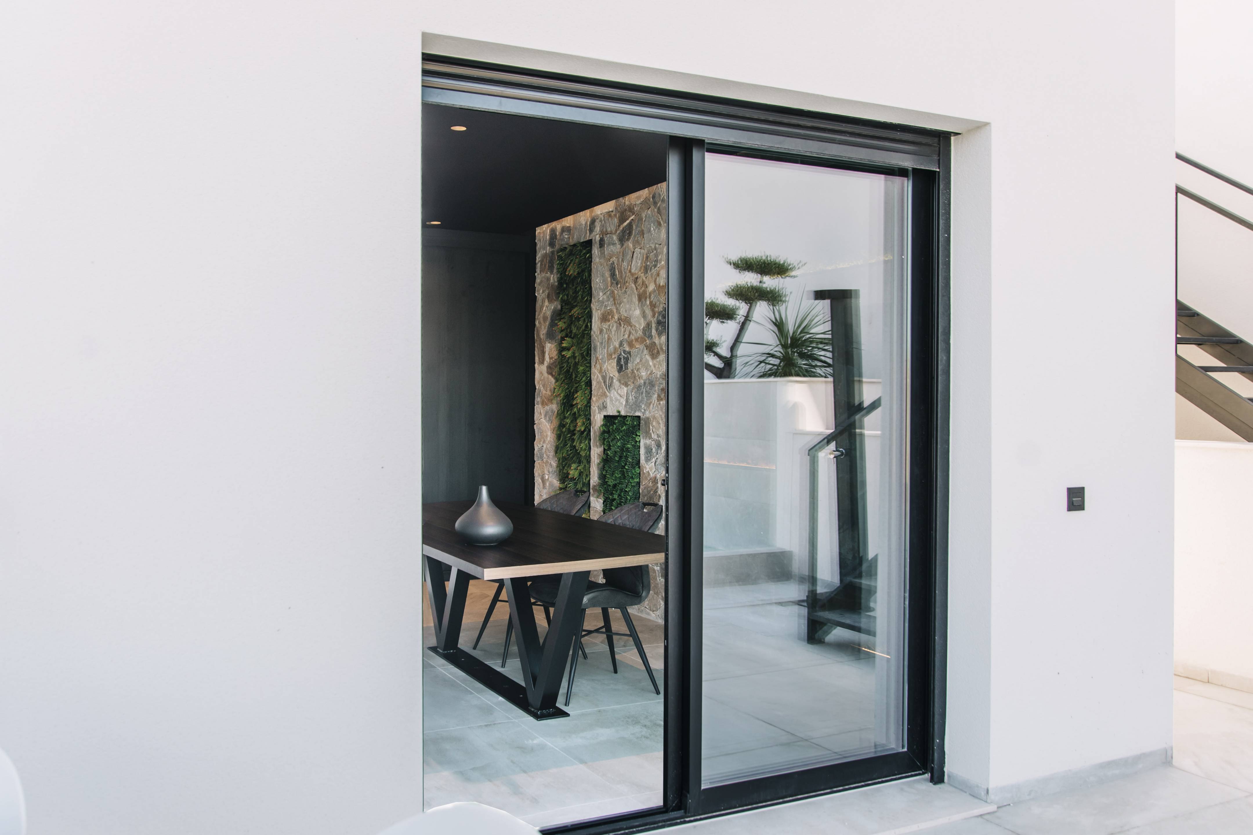 Window and natural light in bedroom, Campo de Golf La Marquesa villa
