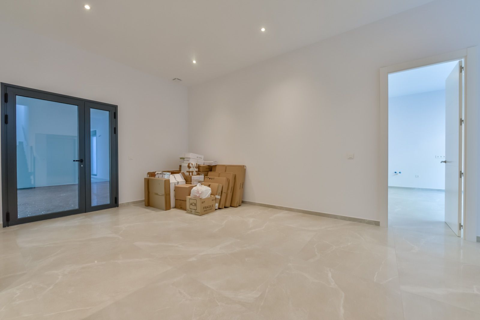 Terrace with outdoor seating area, villa in Sierra Cortina, Finestrat