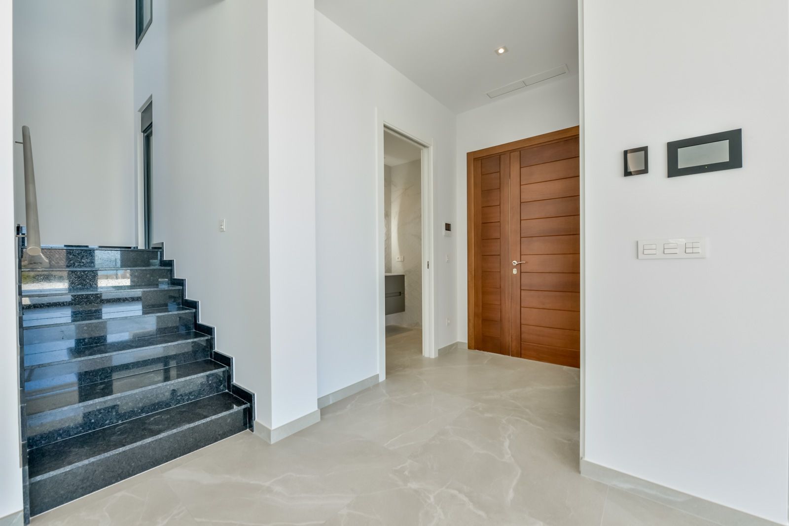 Swimming pool and terrace of new-build villa in Sierra Cortina, Finestrat