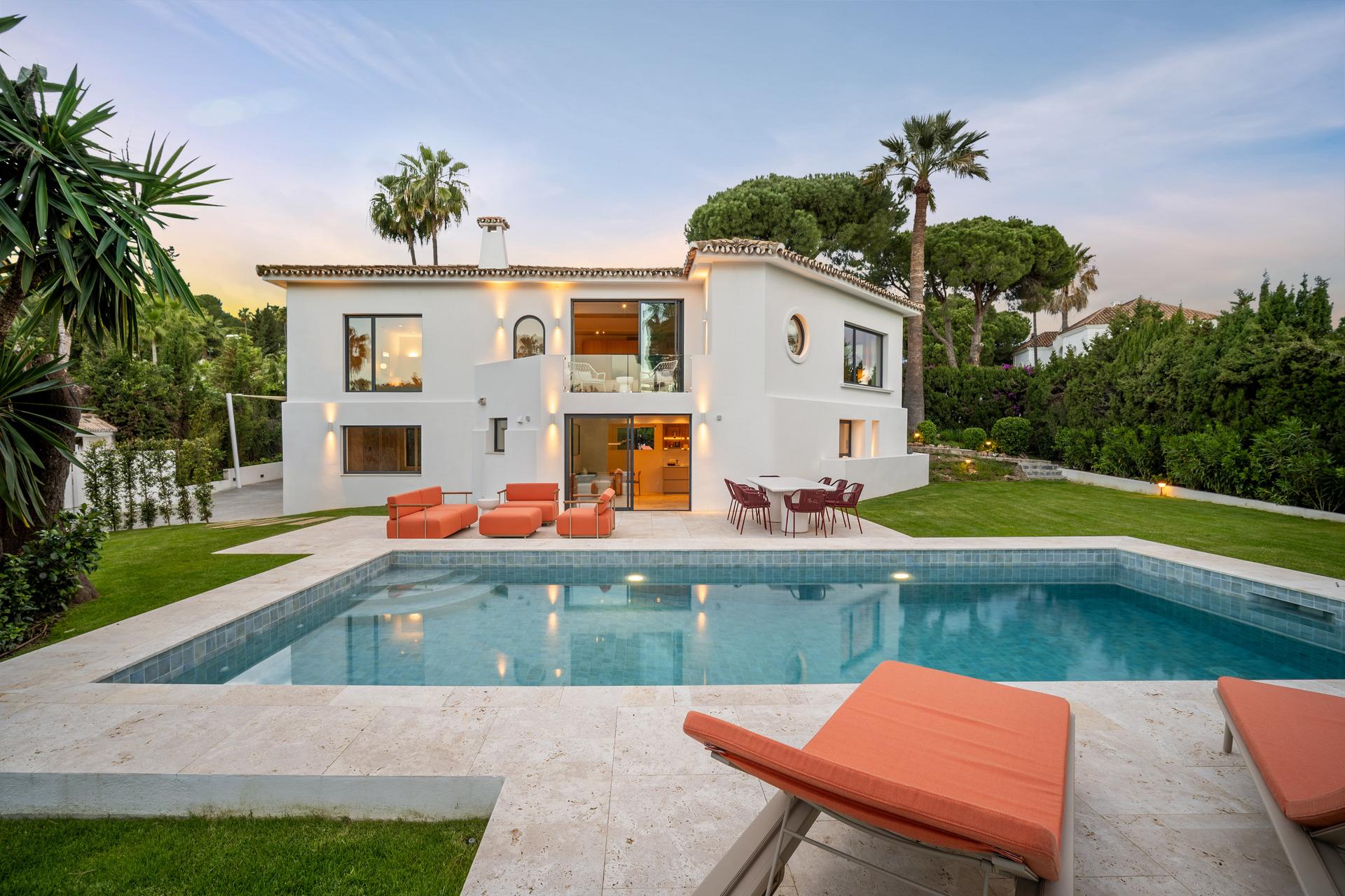 Main bedroom in 4-bedroom villa, Puerto Banús, Marbella