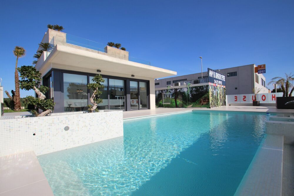Outdoor dining area of new-build villa in Bellavista