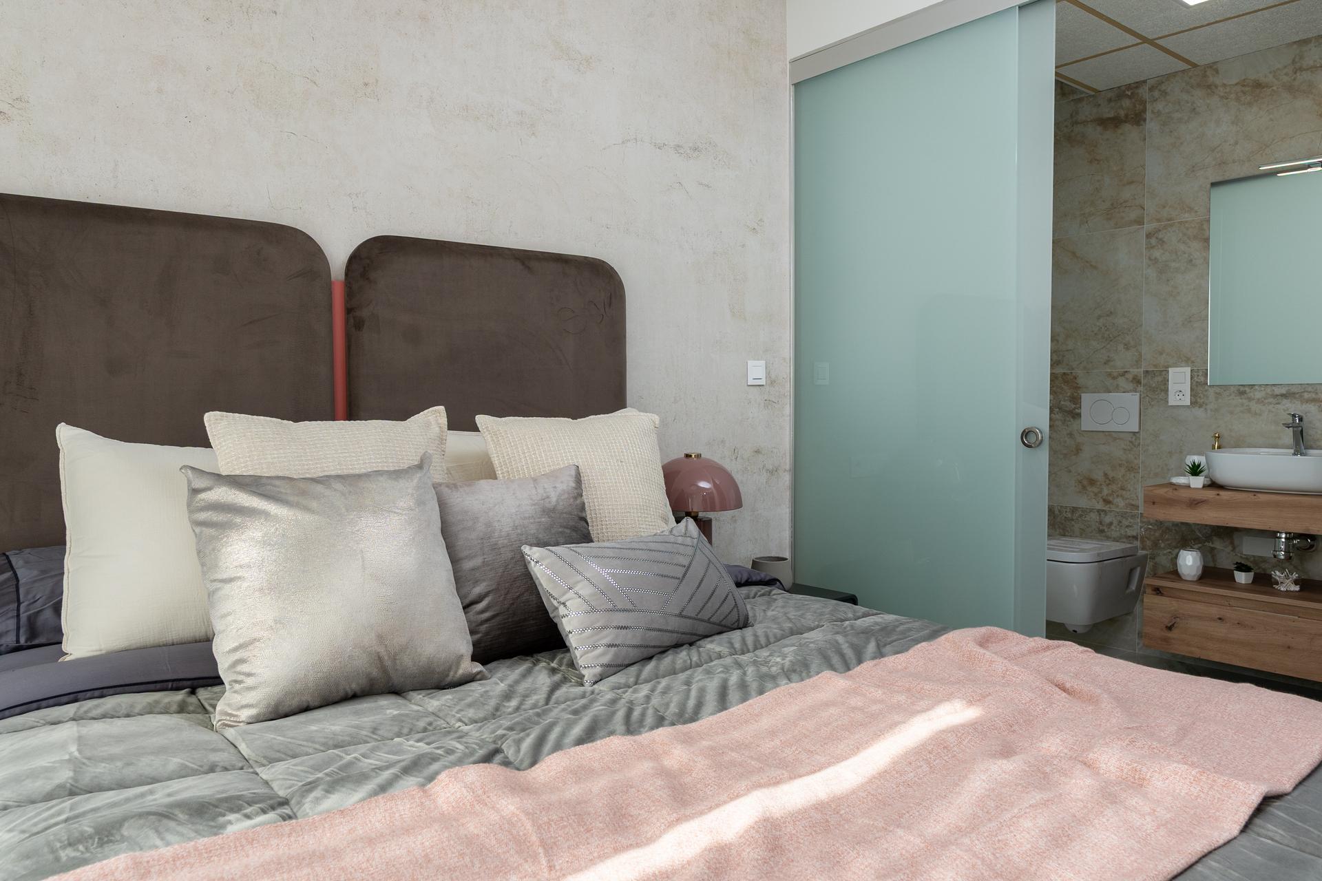 Bedroom wardrobe space in new-build villa, Lo Marabú