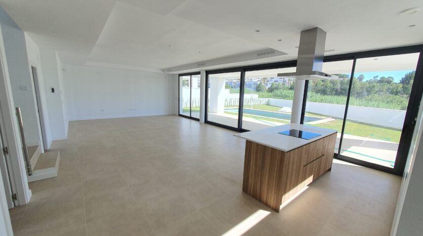 Master en-suite bathroom in 4-bed villa, El Castillo, Manilva