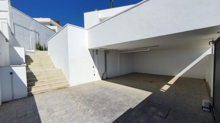 Outdoor covered area of new-build villa, El Castillo, Manilva