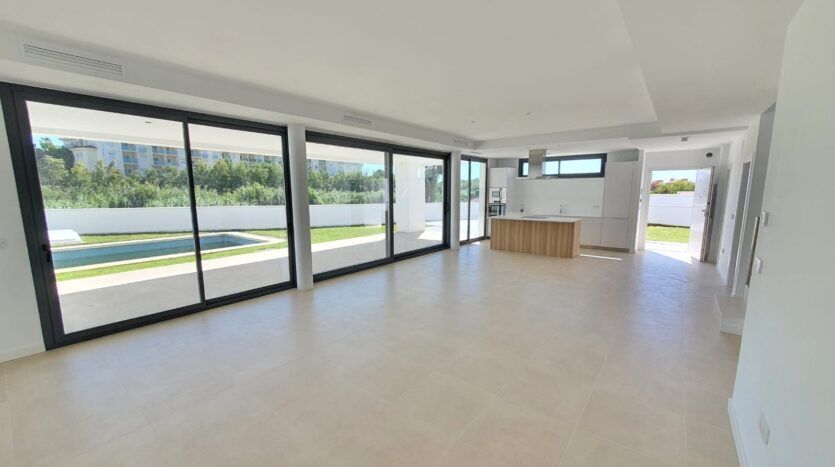 Ground floor living area in 4-bedroom new-build villa, El Castillo, Manilva