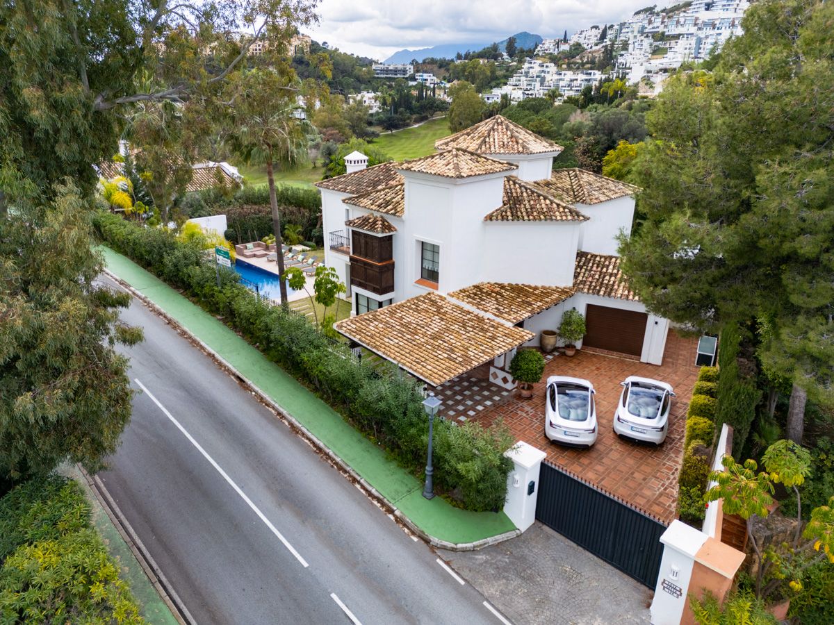 Night exterior view of new-build villa, La Quinta, Benahavis