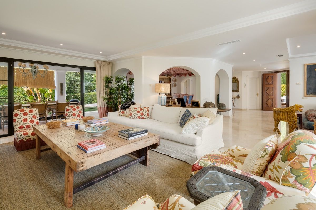 Main bedroom in new-build 4-bedroom villa, La Quinta, Benahavis