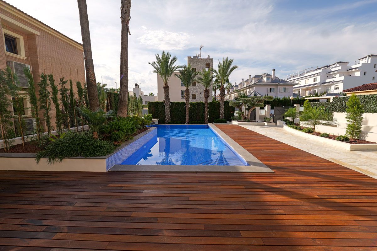 Solarium with open sky view, new-build villa in La Veleta