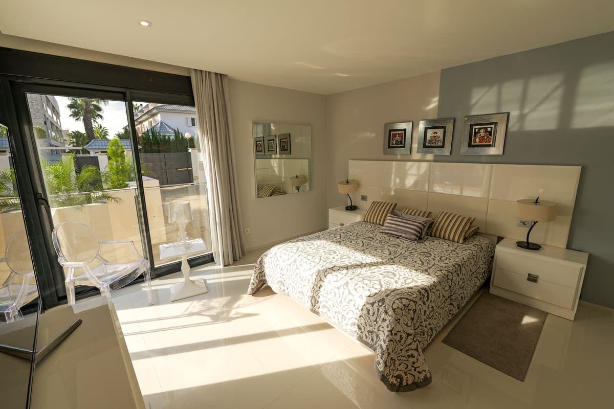 Lounge with large windows in new-build villa, La Veleta, Torrevieja