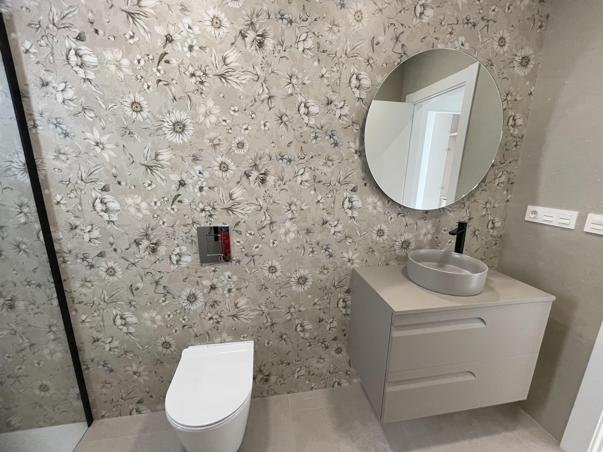 Second bathroom in new-build villa, Almoradi, Alicante