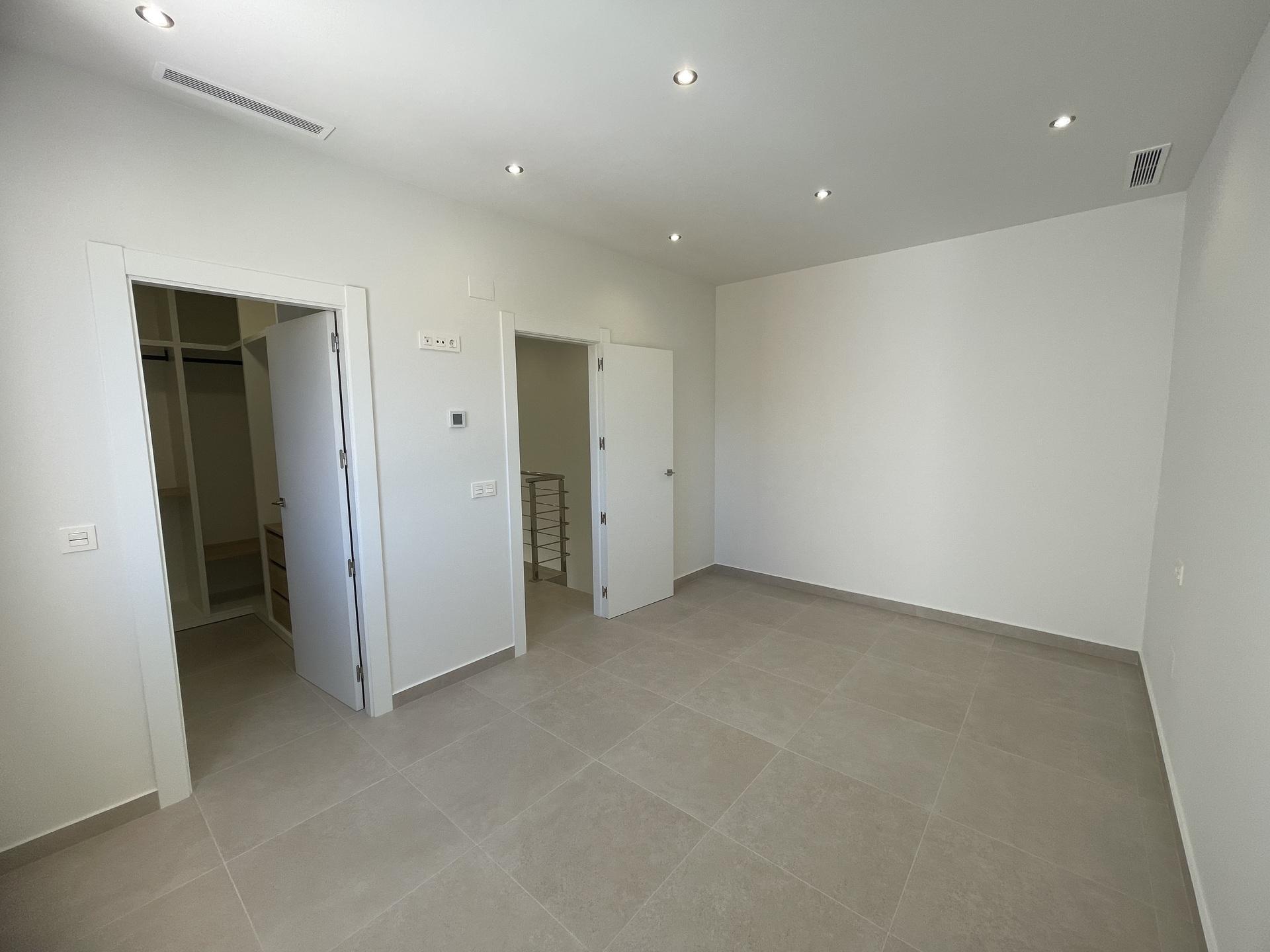 Upper floor landing in villa for sale in Almoradi
