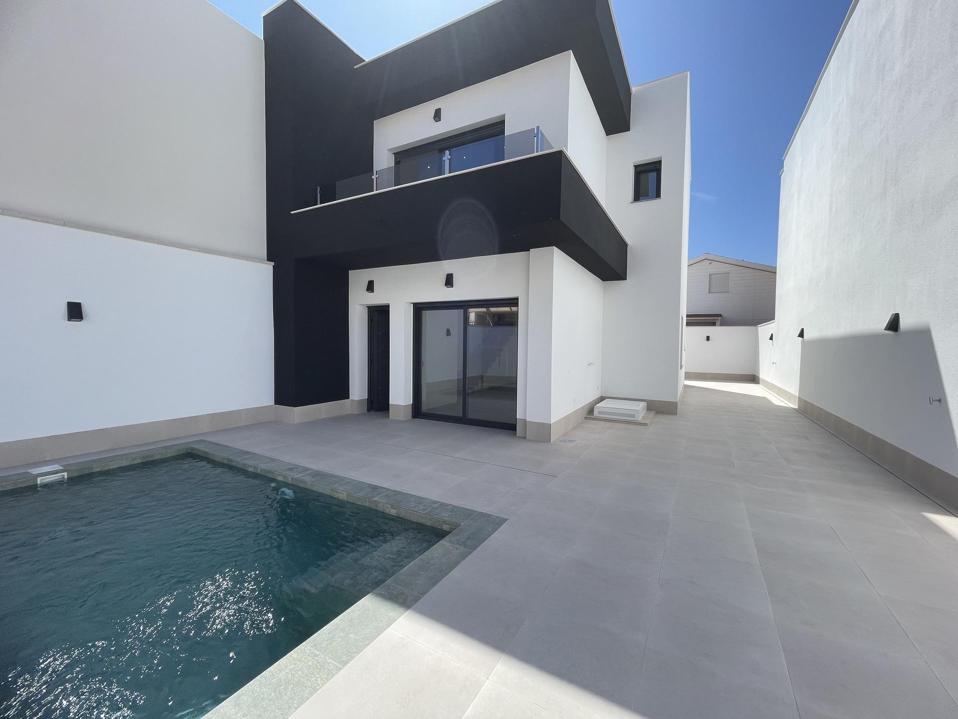 Front elevation of 3-bedroom new-build villa in Almoradi