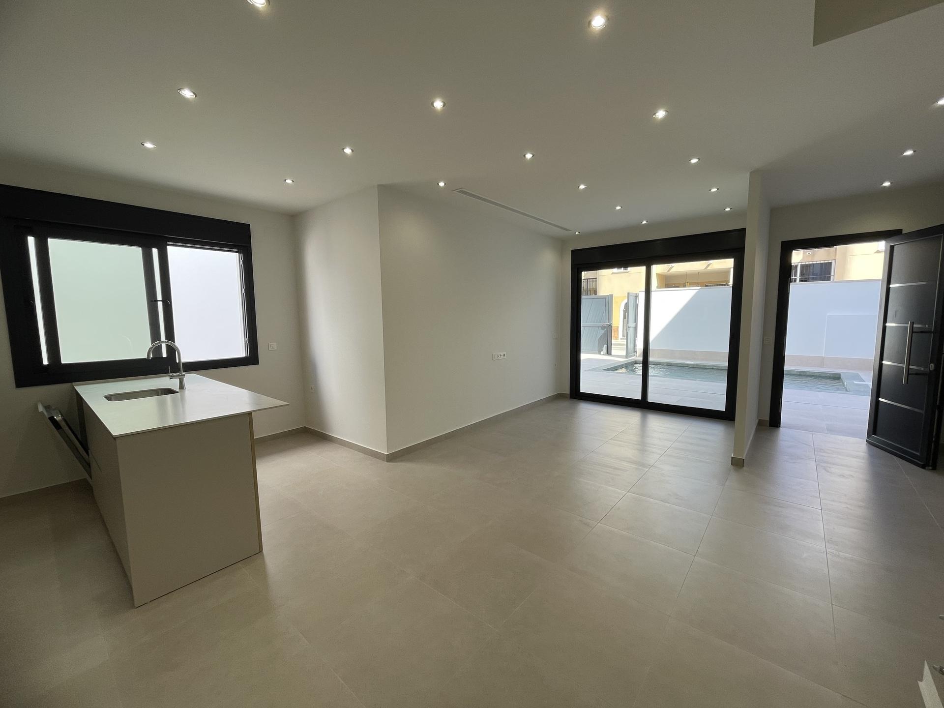 Room with natural light in new-build villa, Almoradi