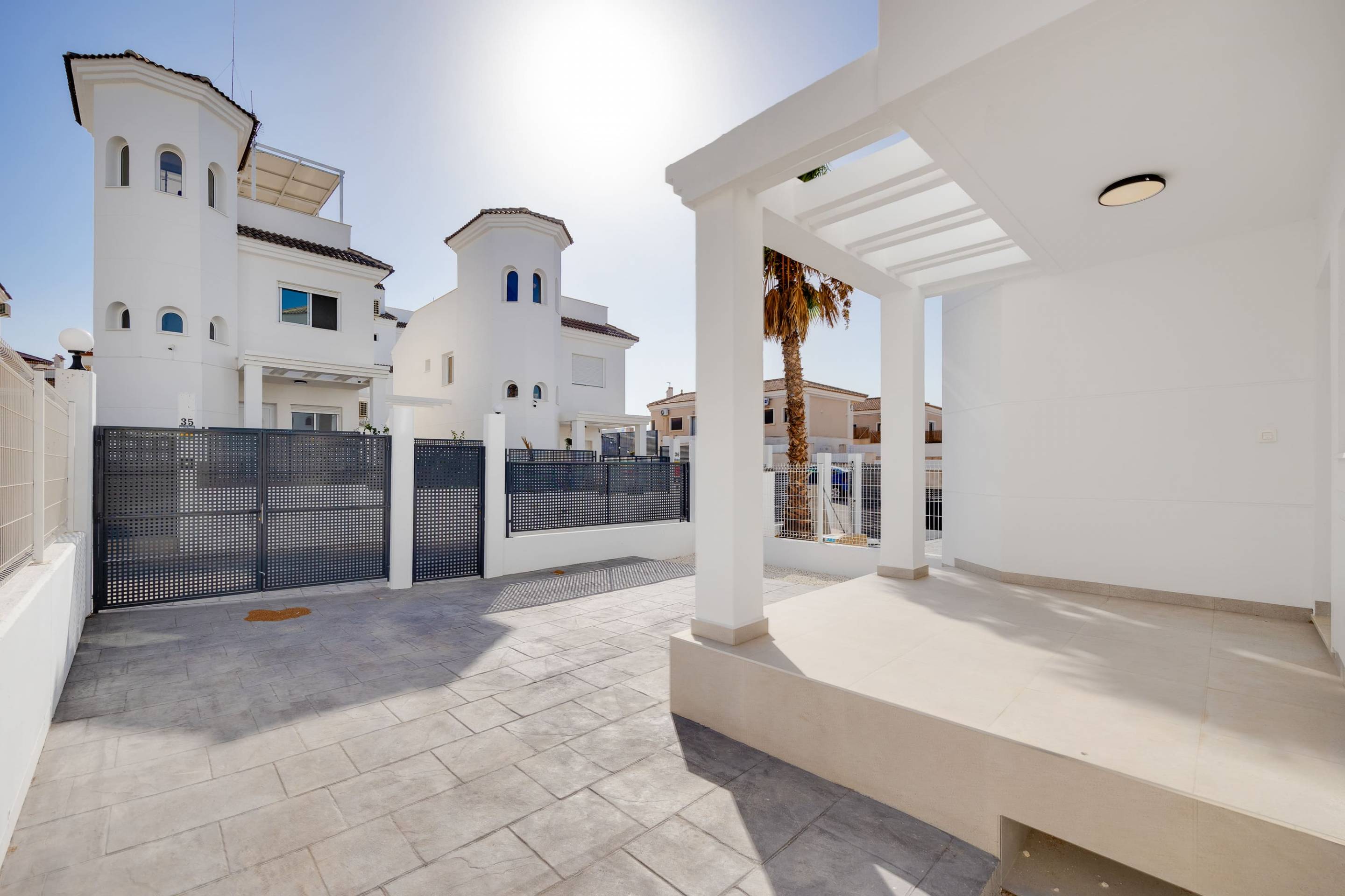 Hallway and internal layout of villa in La Marina