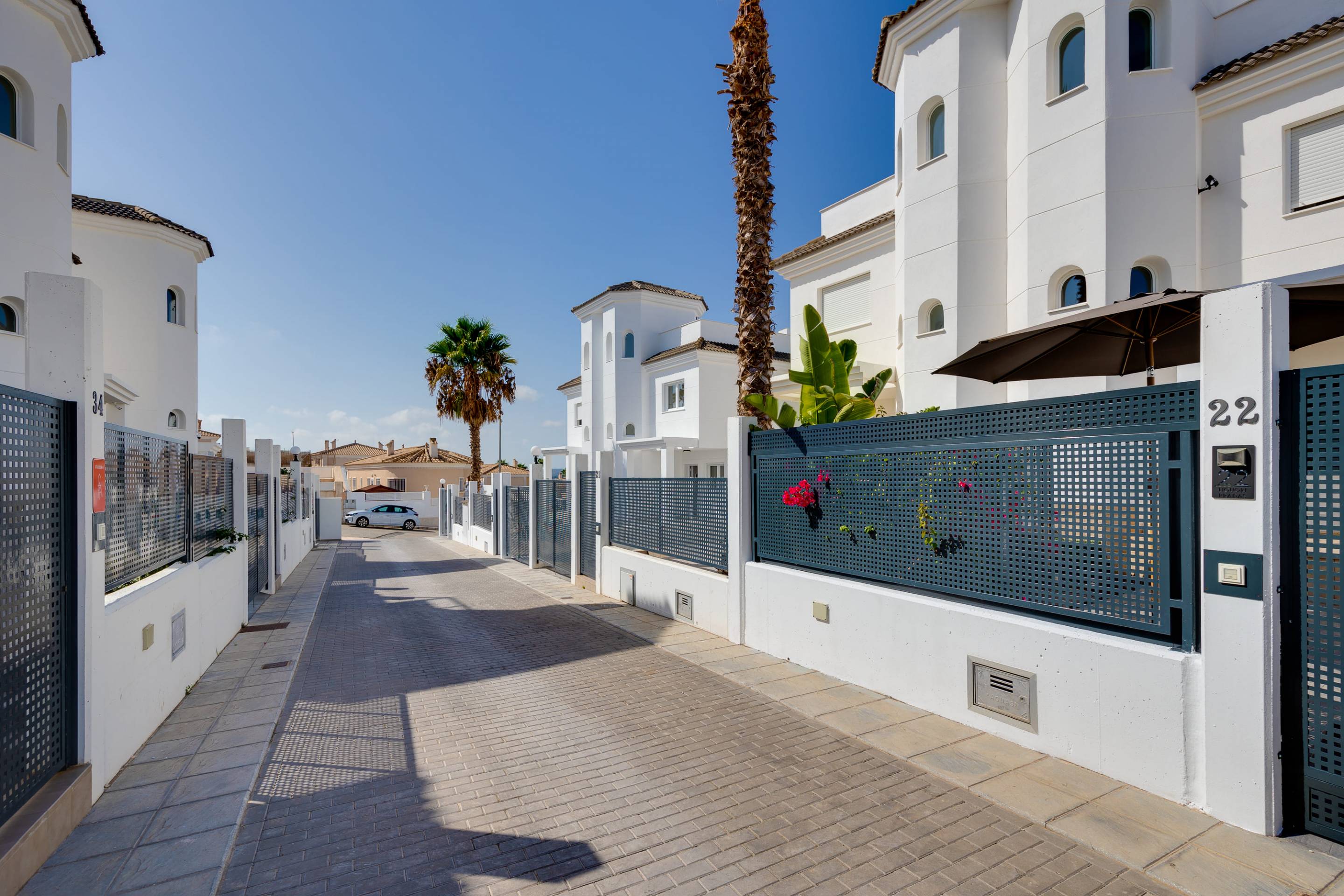 Street view of new-build villa in La Marina, San Fulgencio